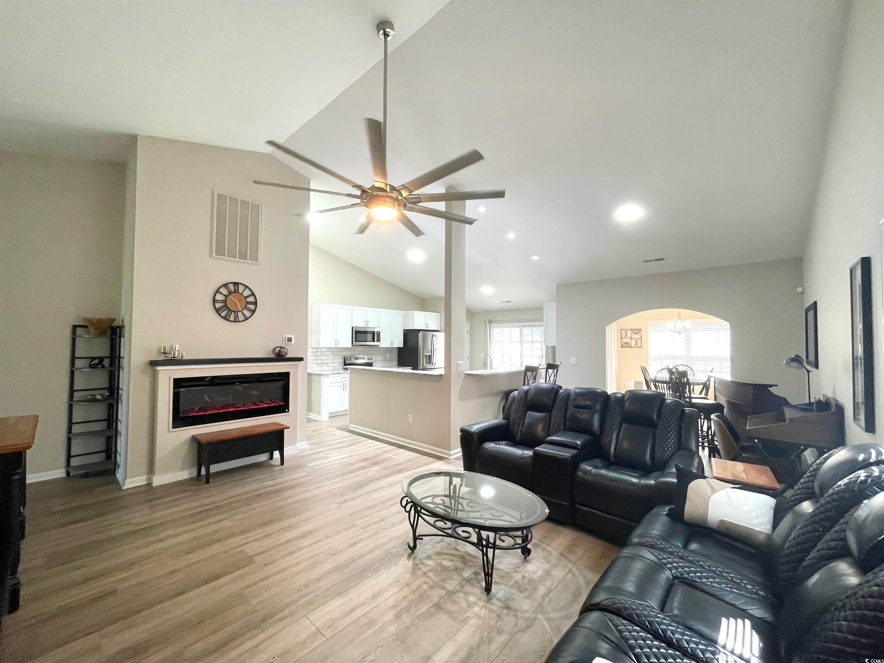 620 Bathurst Dr.