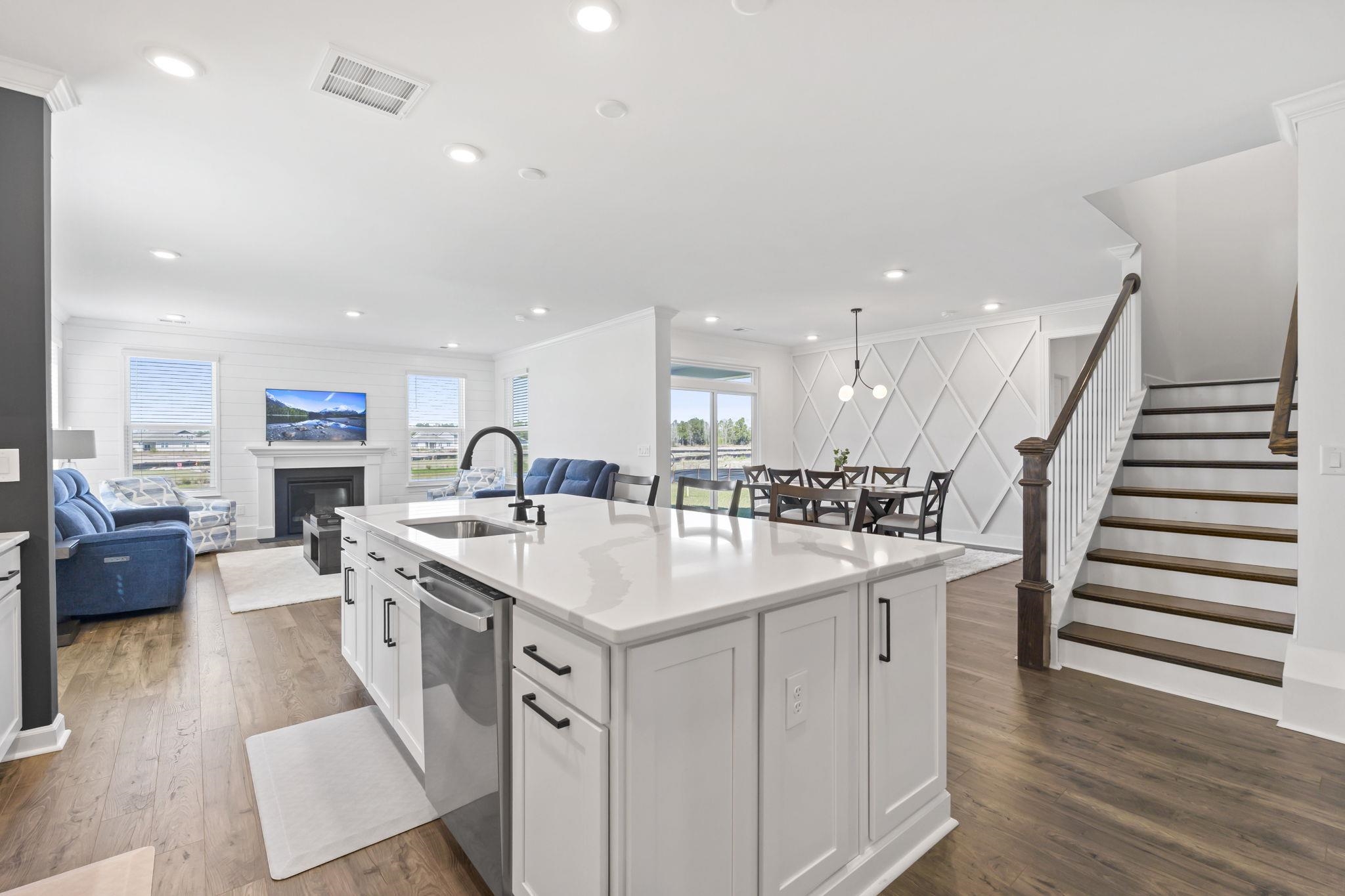 715 Upton Way