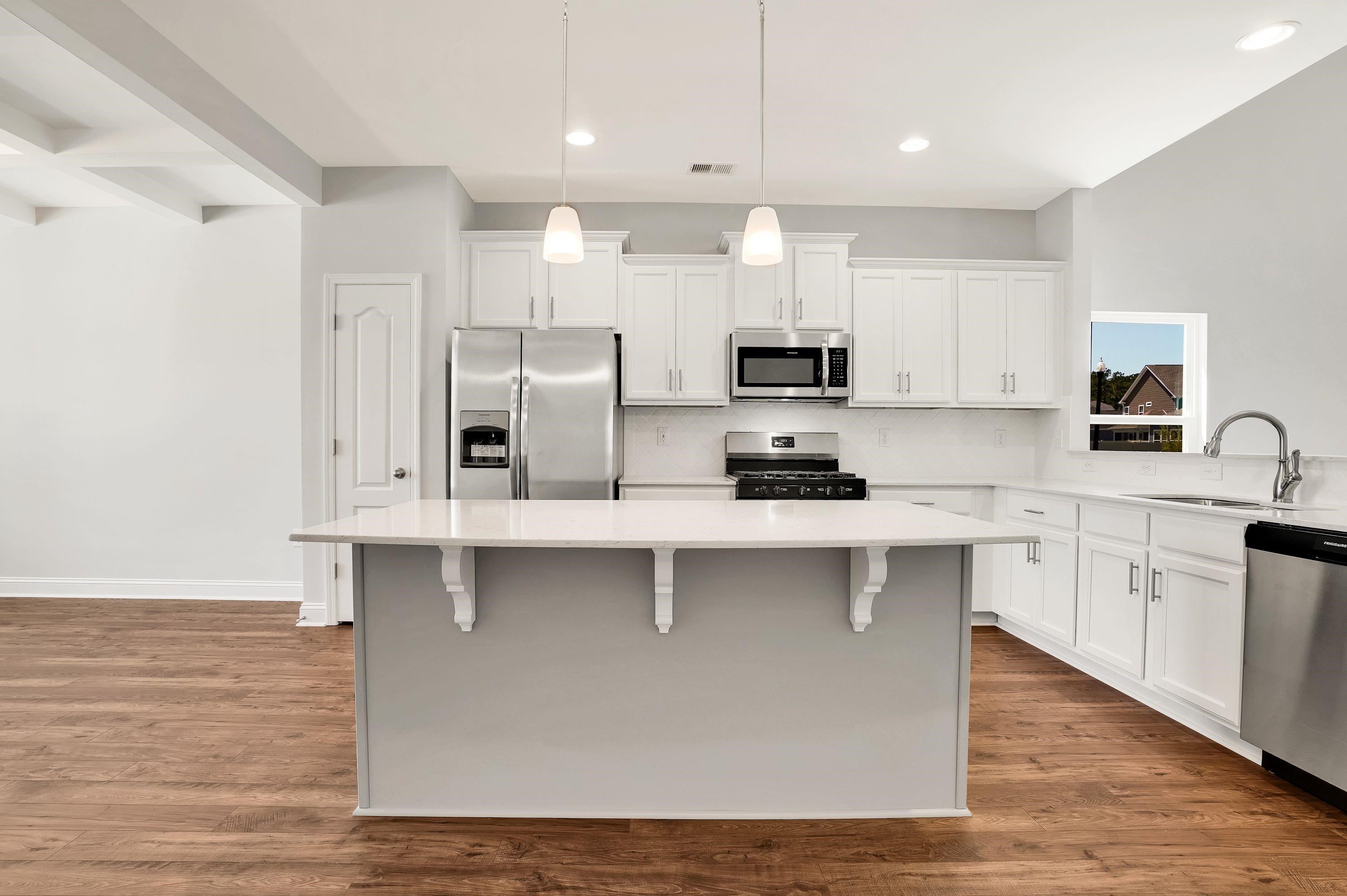 1140 NW Forest Bend Dr.