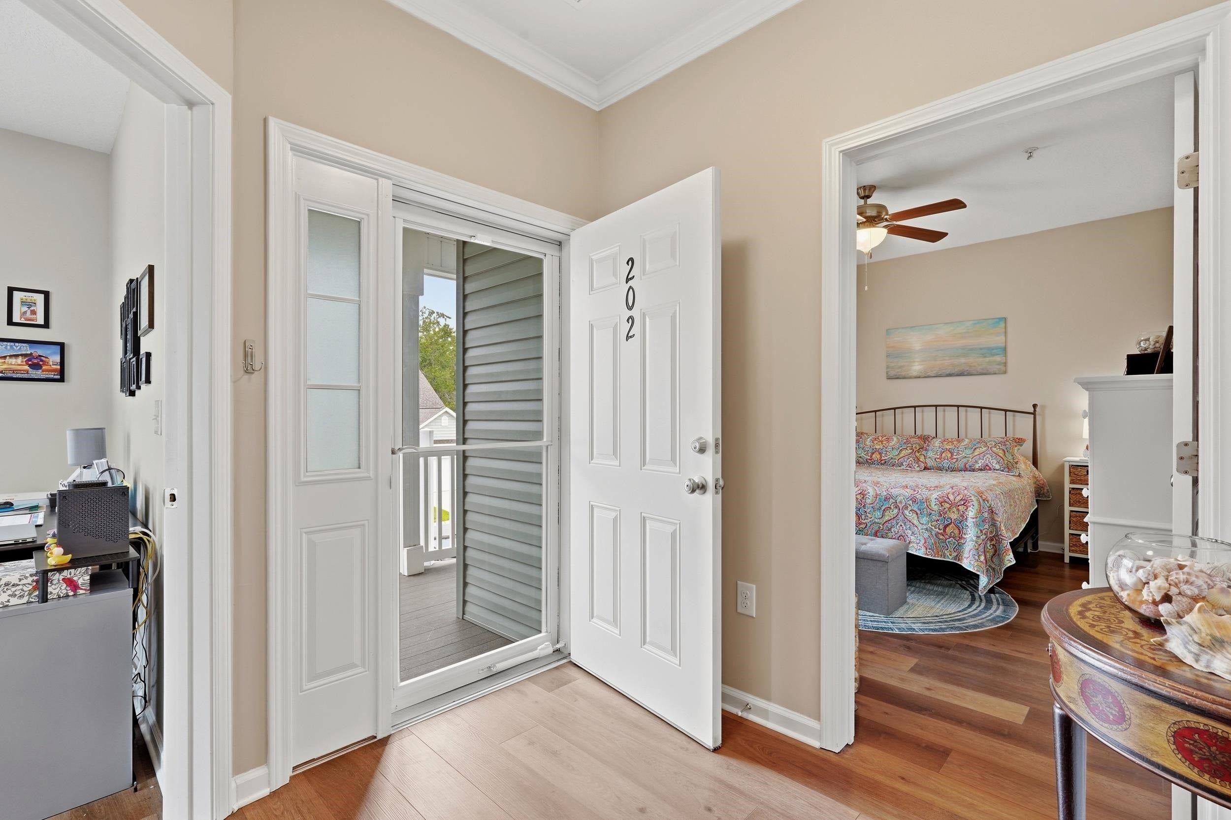 647 Sunnyside Dr. 202 - Photo 3