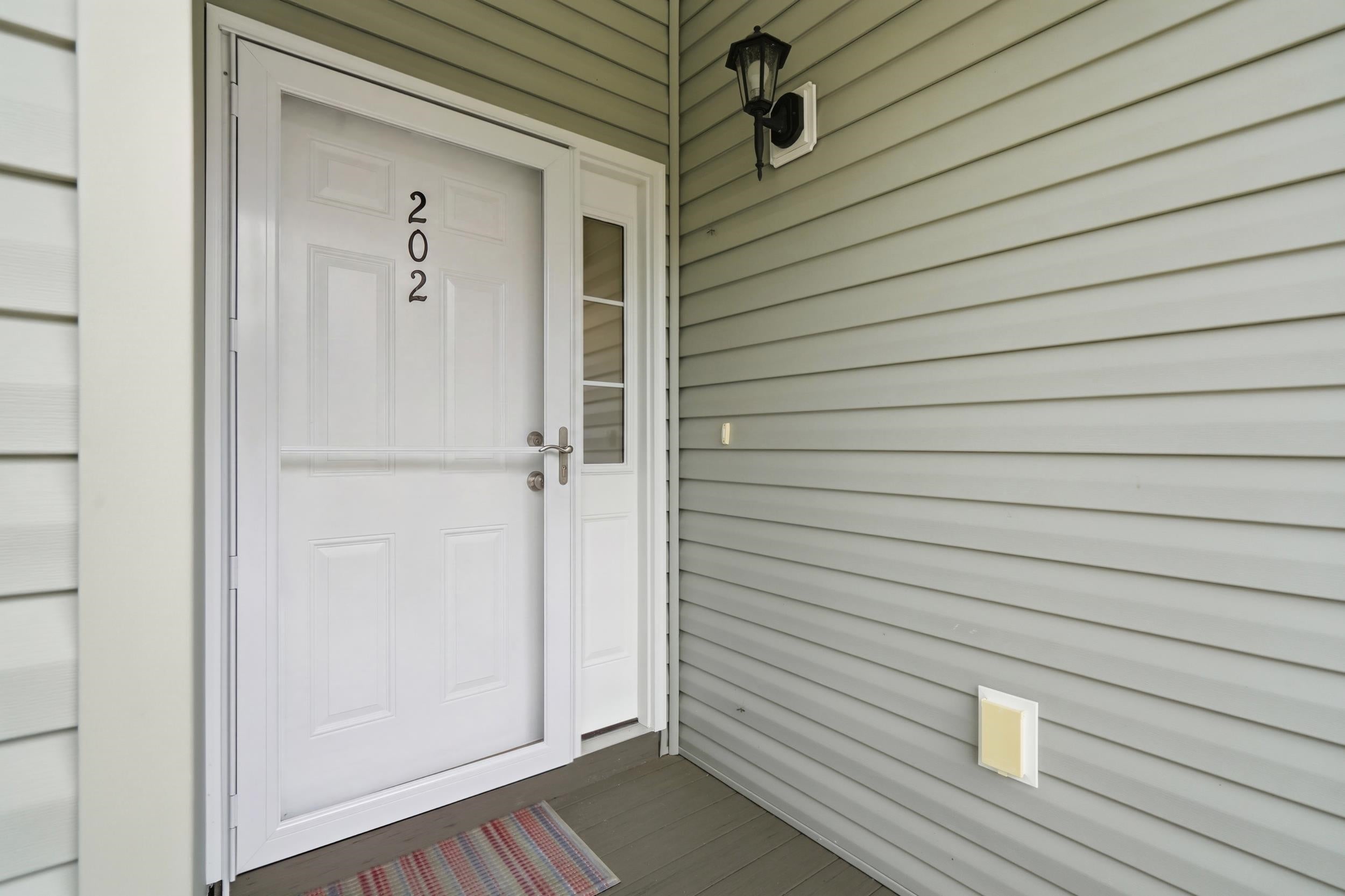 647 Sunnyside Dr. 202 - Photo 2