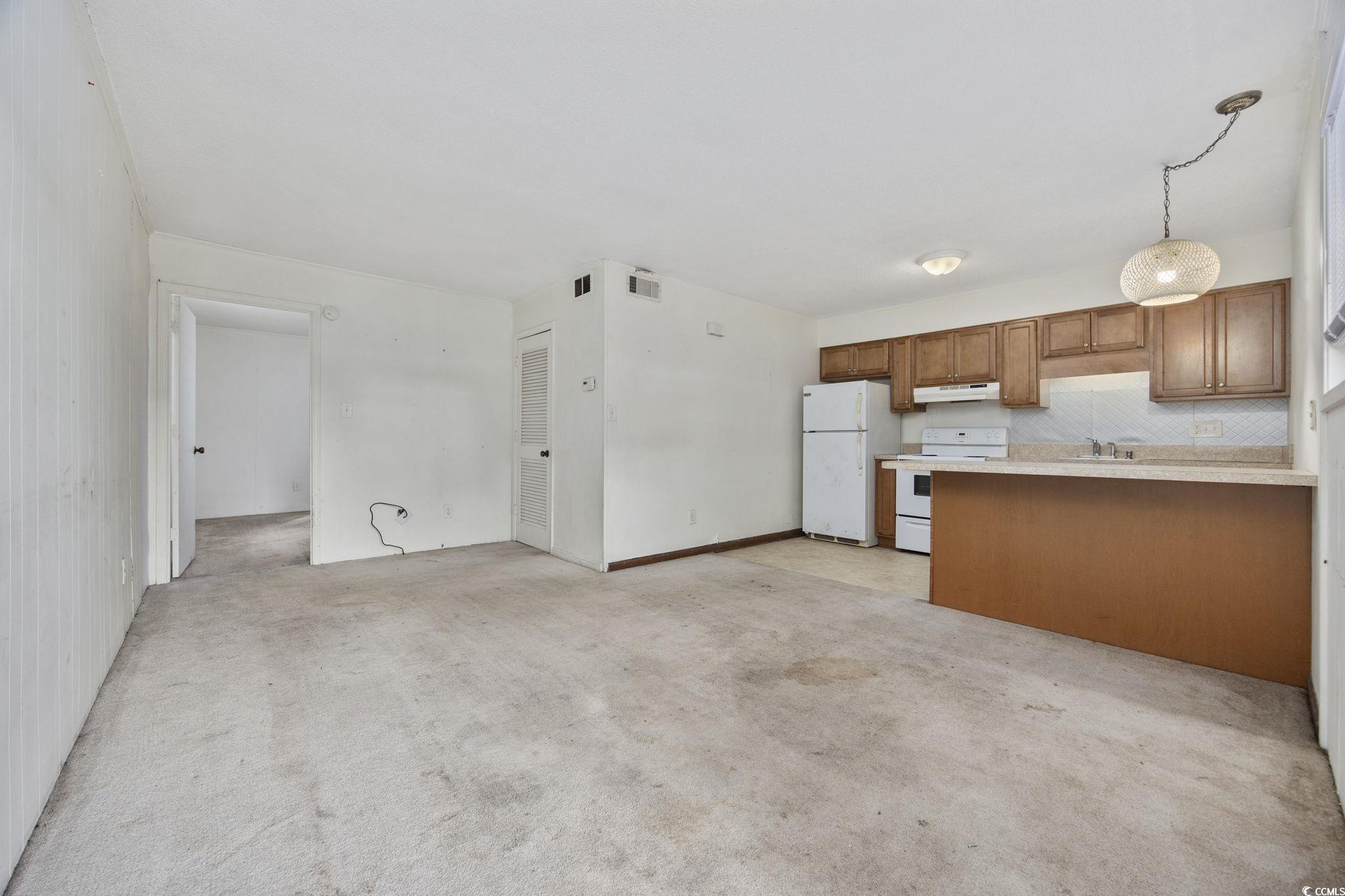 6501 Somerset Dr.