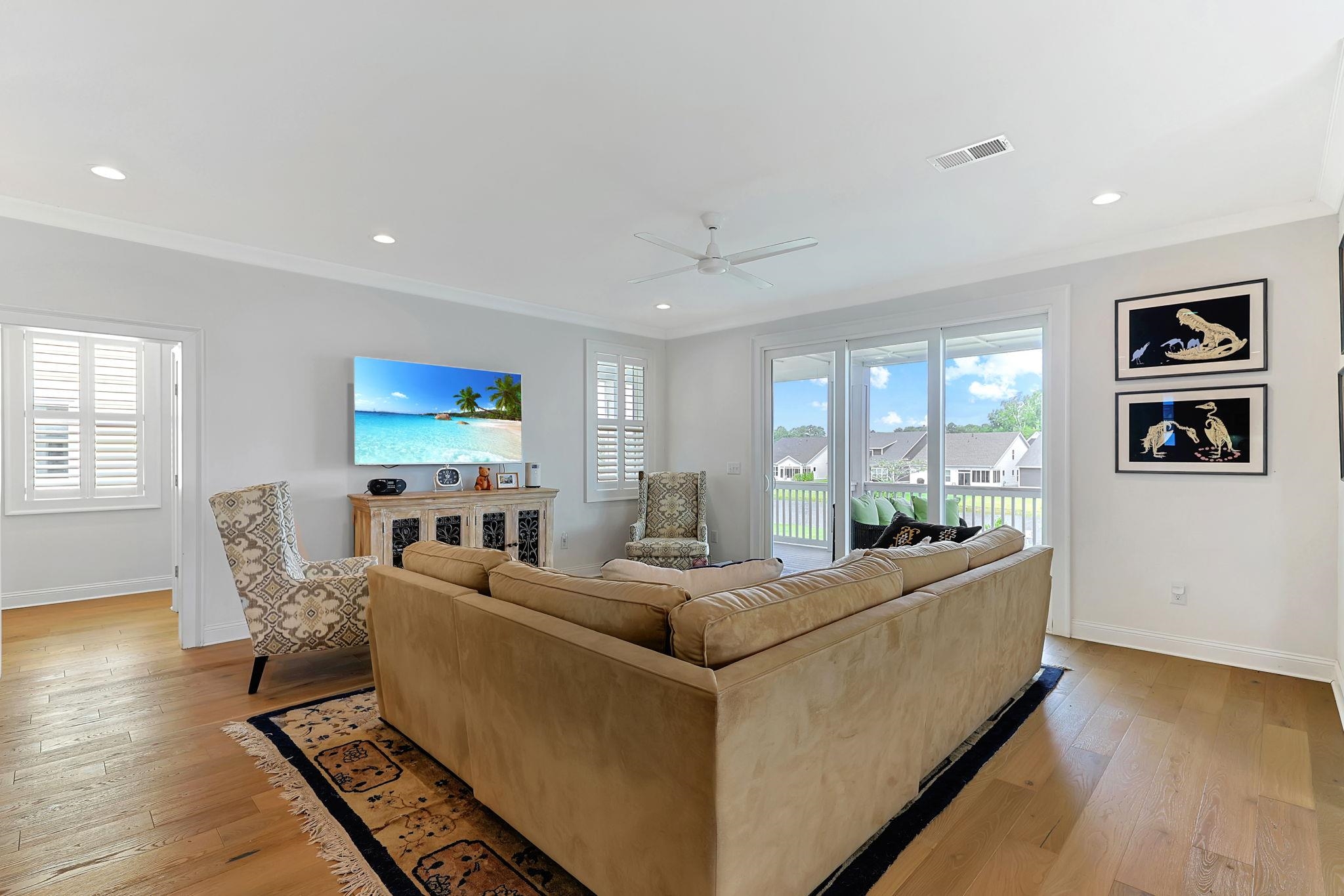 490 Harbour View Dr.