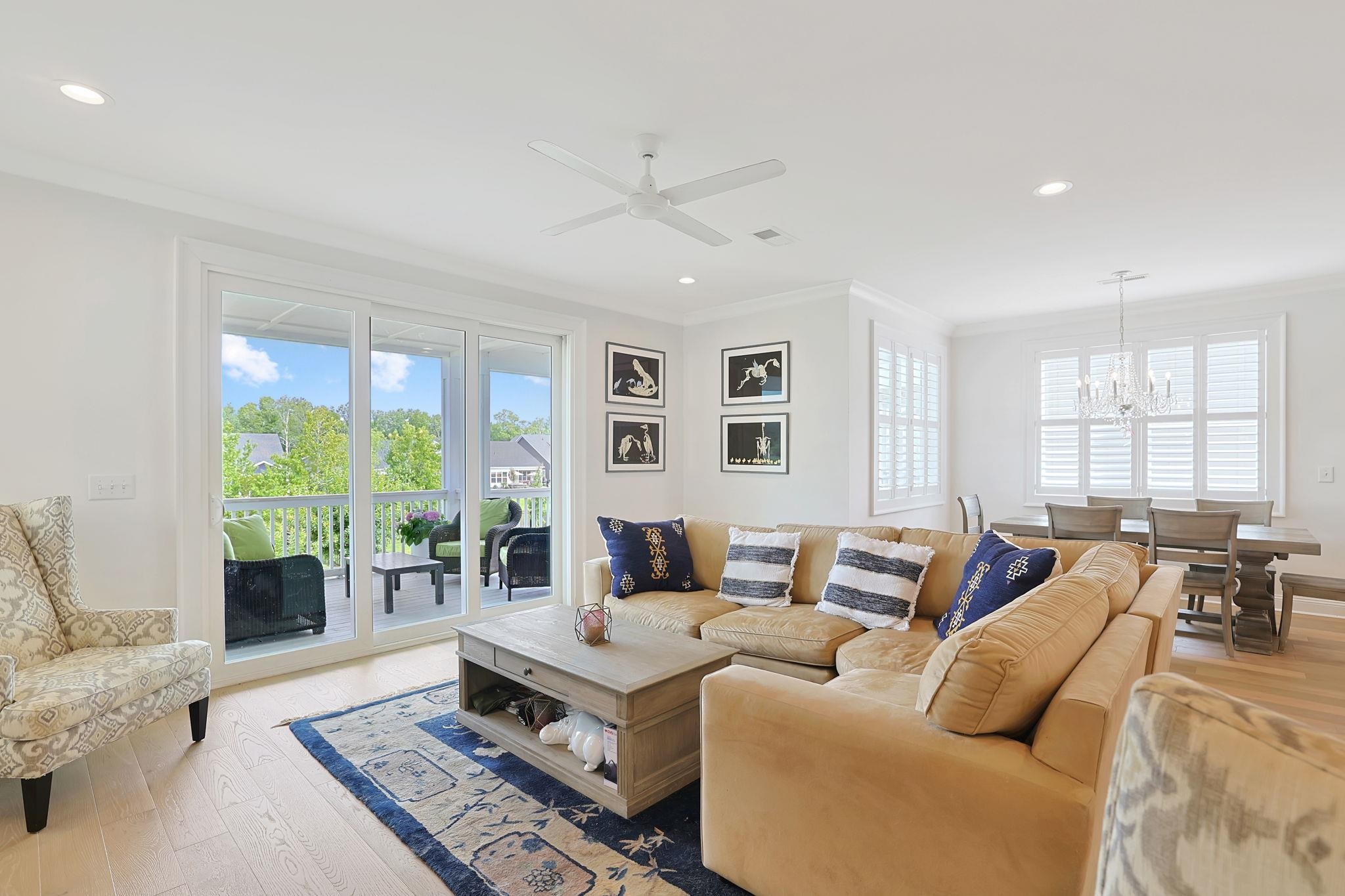 490 Harbour View Dr.