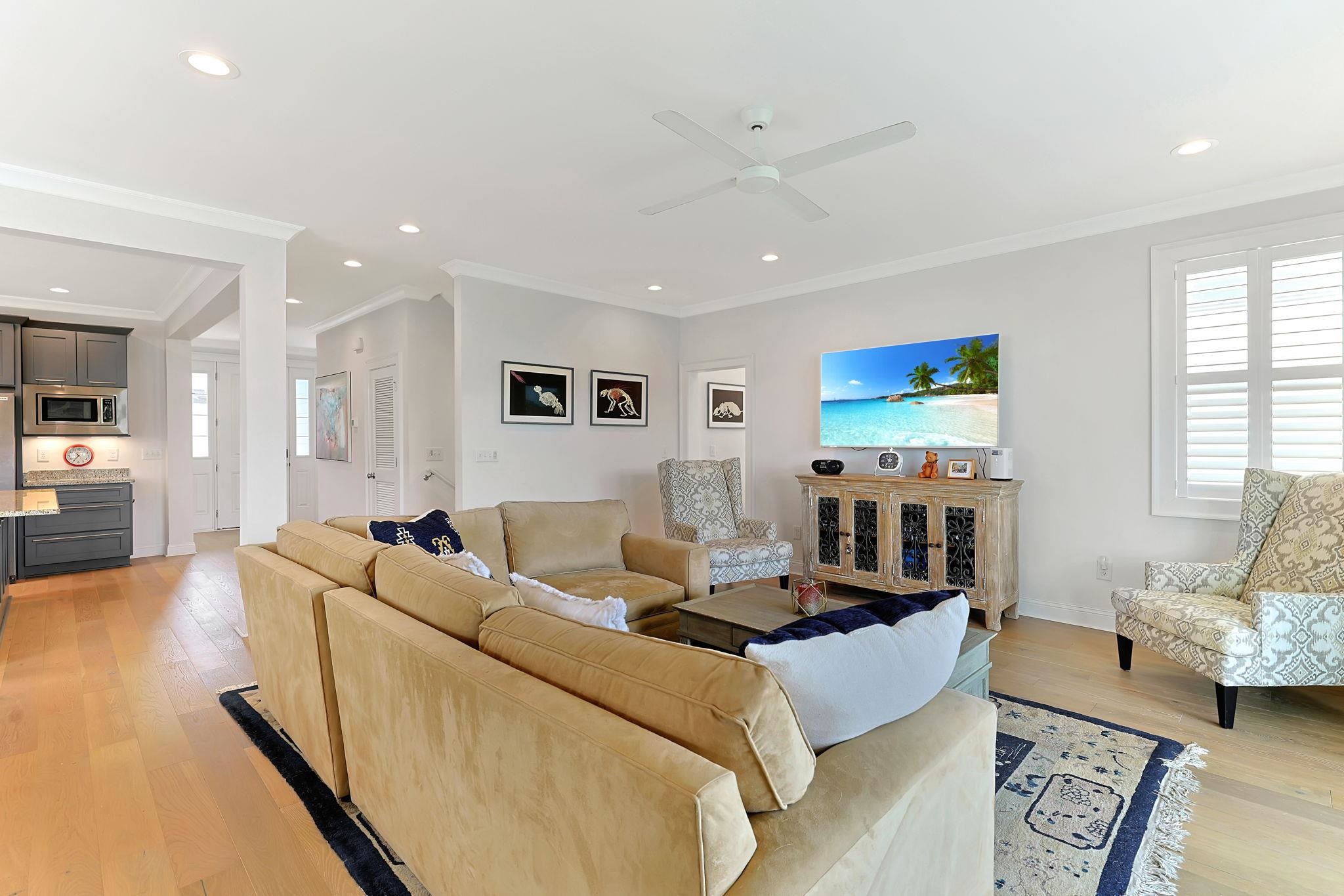 490 Harbour View Dr.