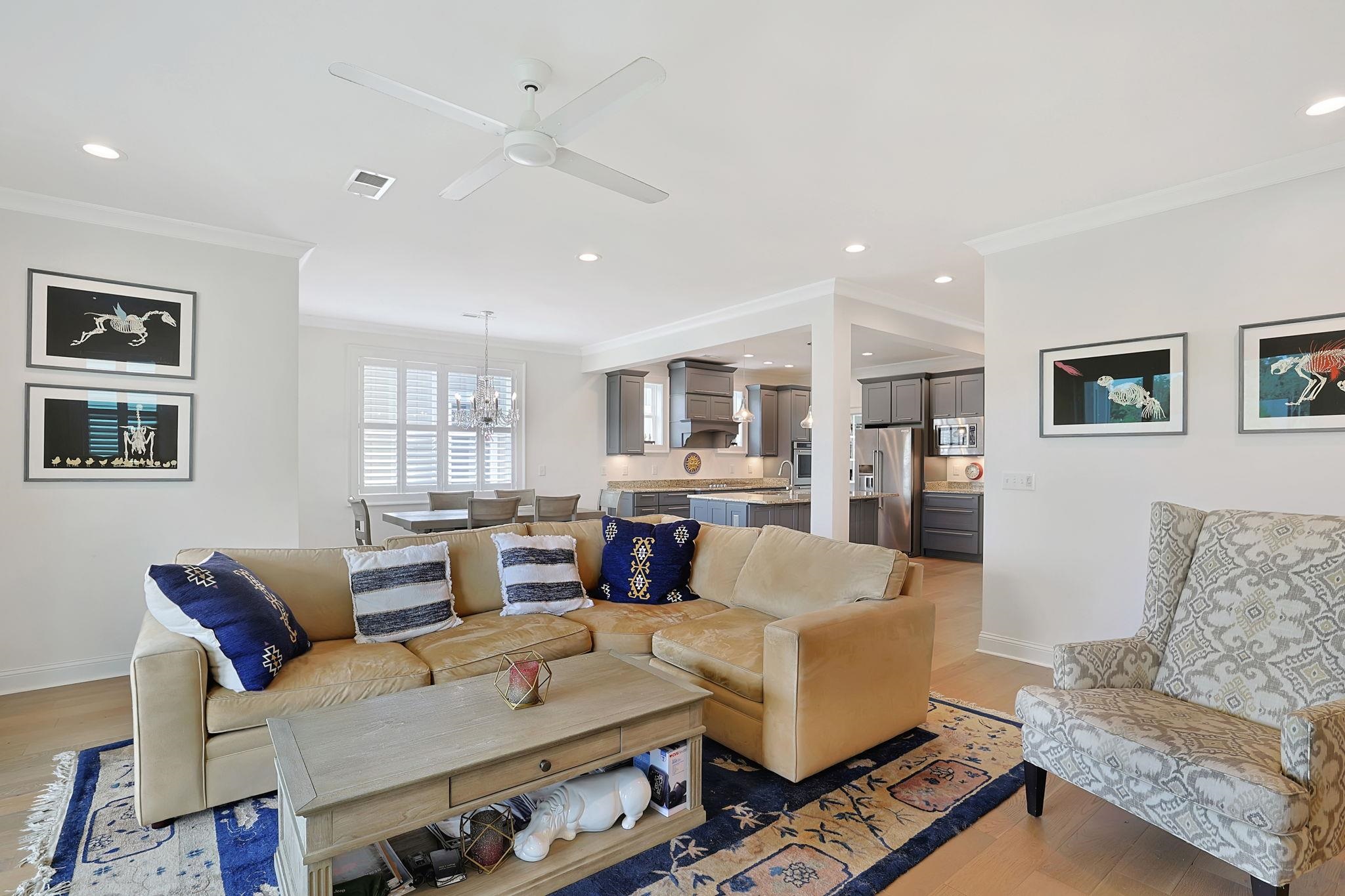 490 Harbour View Dr.