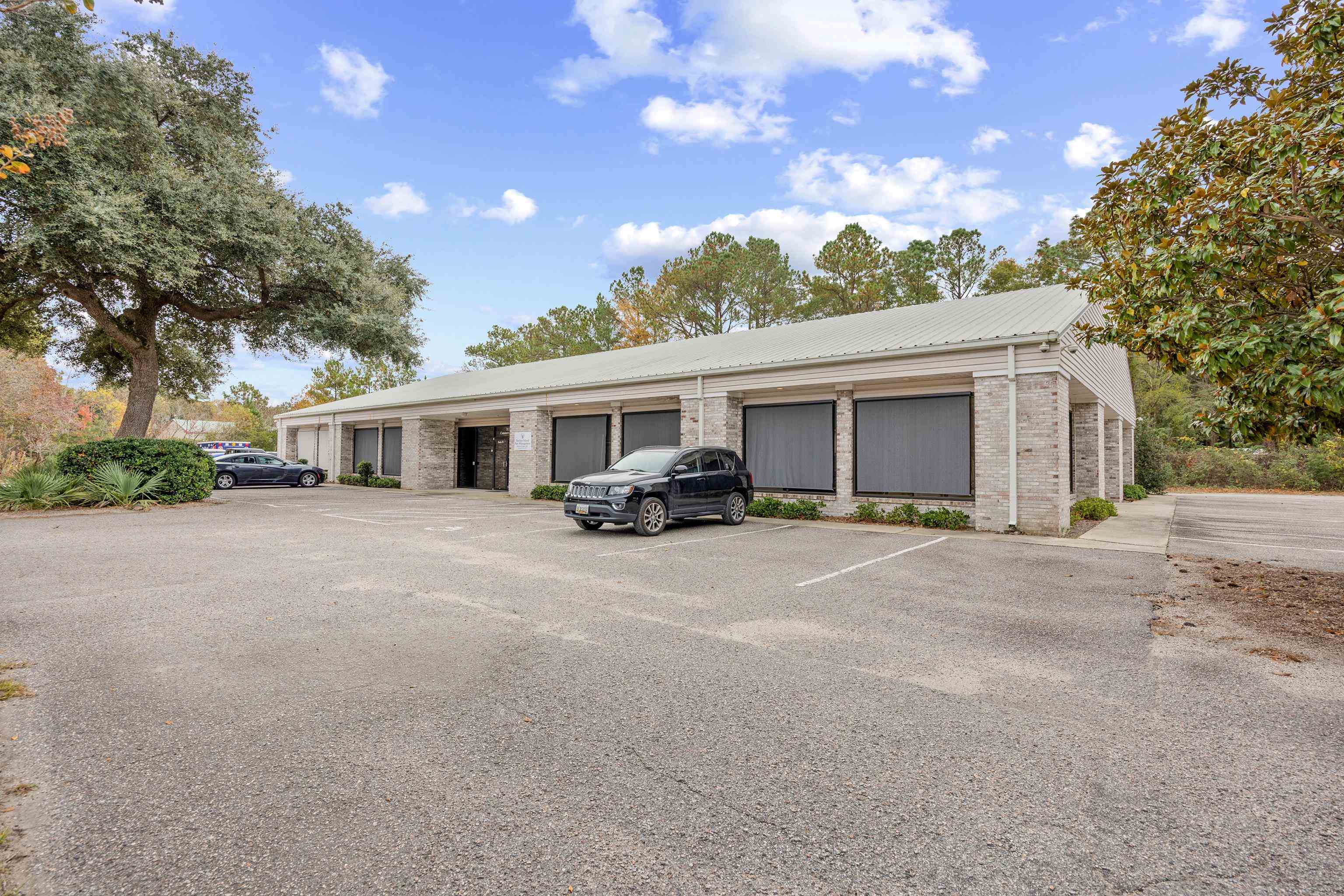 313 Commerce Dr.