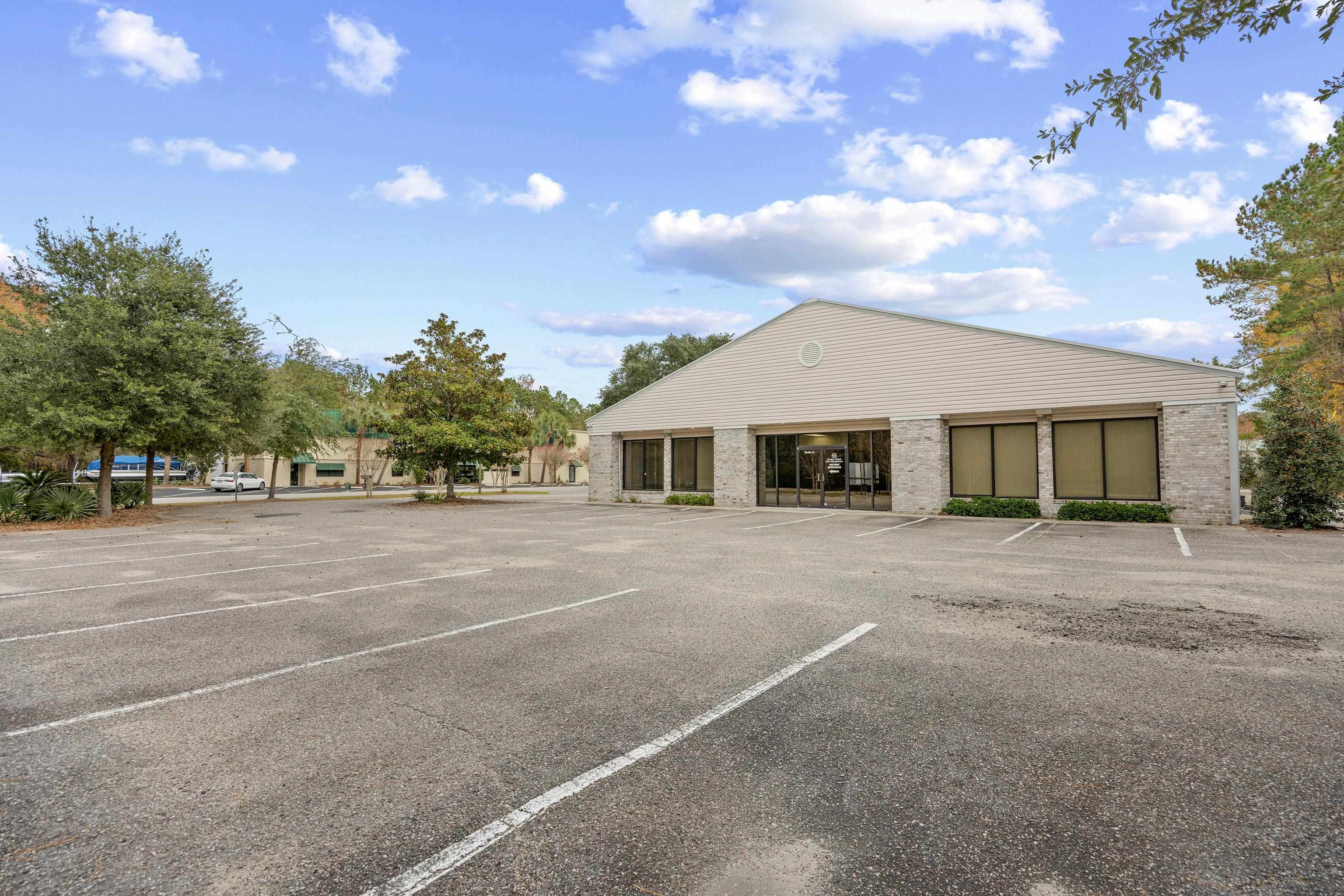 313 Commerce Dr.