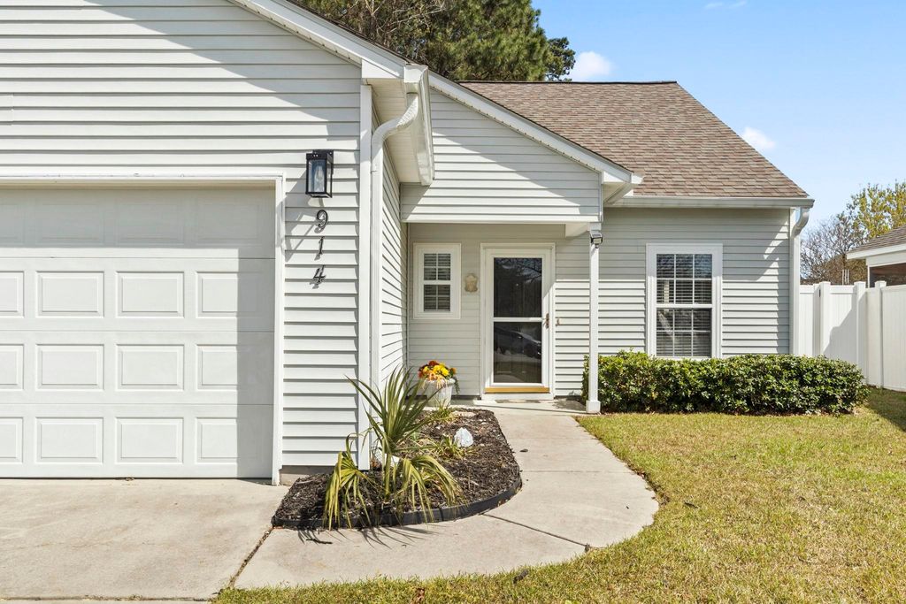 Photo of 914 Bur Oak Ct, Myrtle Beach, SC 29579 (MLS # 2607322)