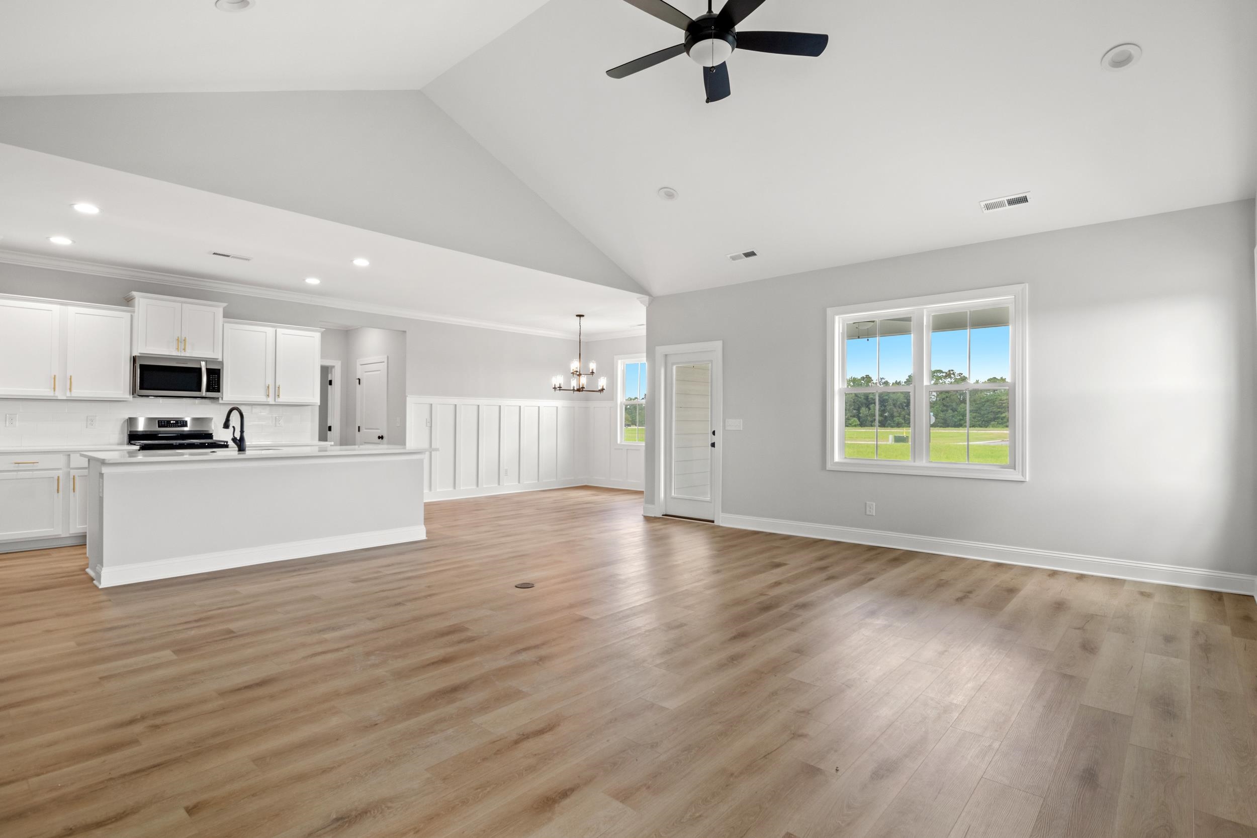 5014 Shore Breeze Dr.