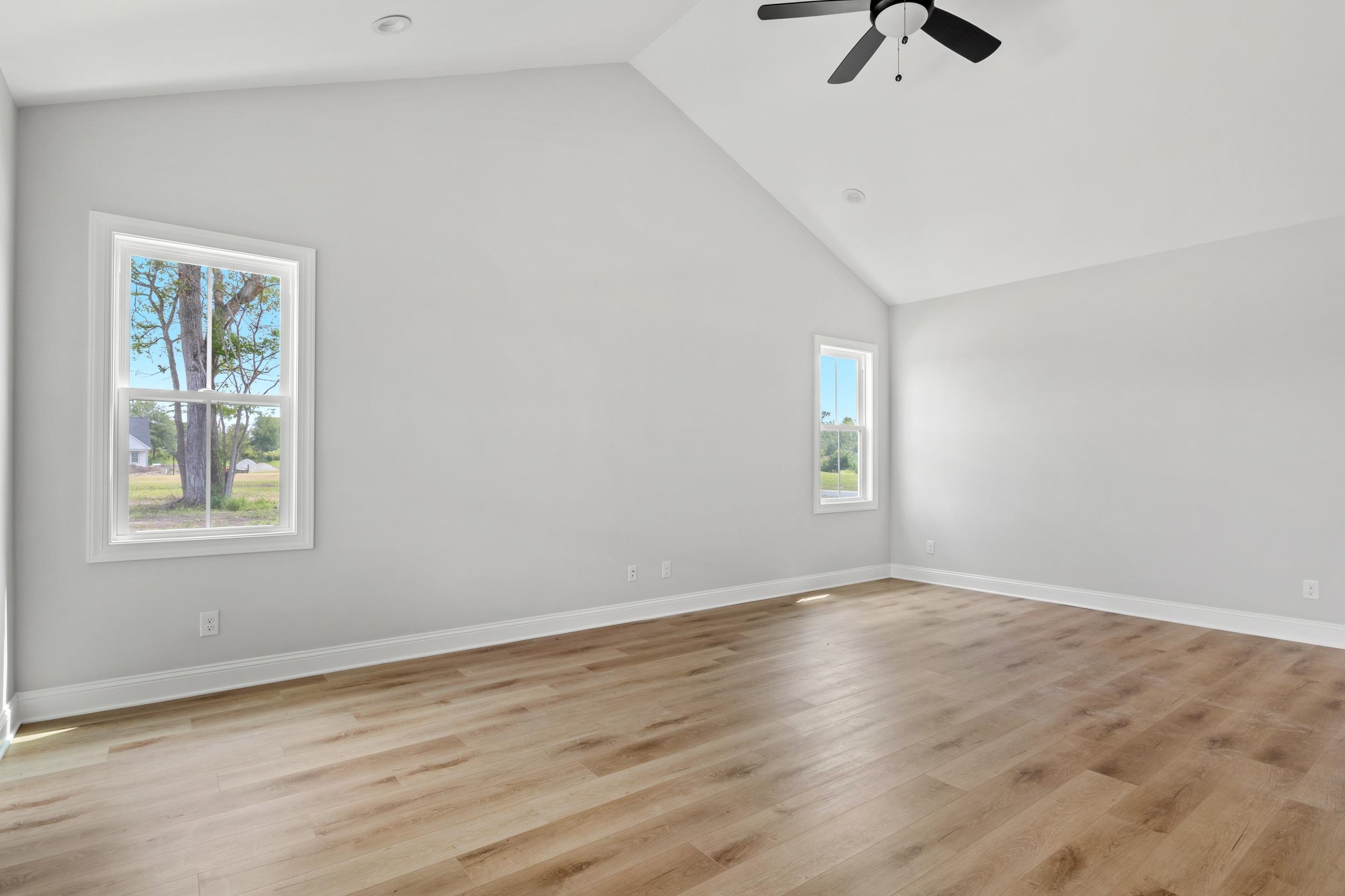 5014 Shore Breeze Dr.