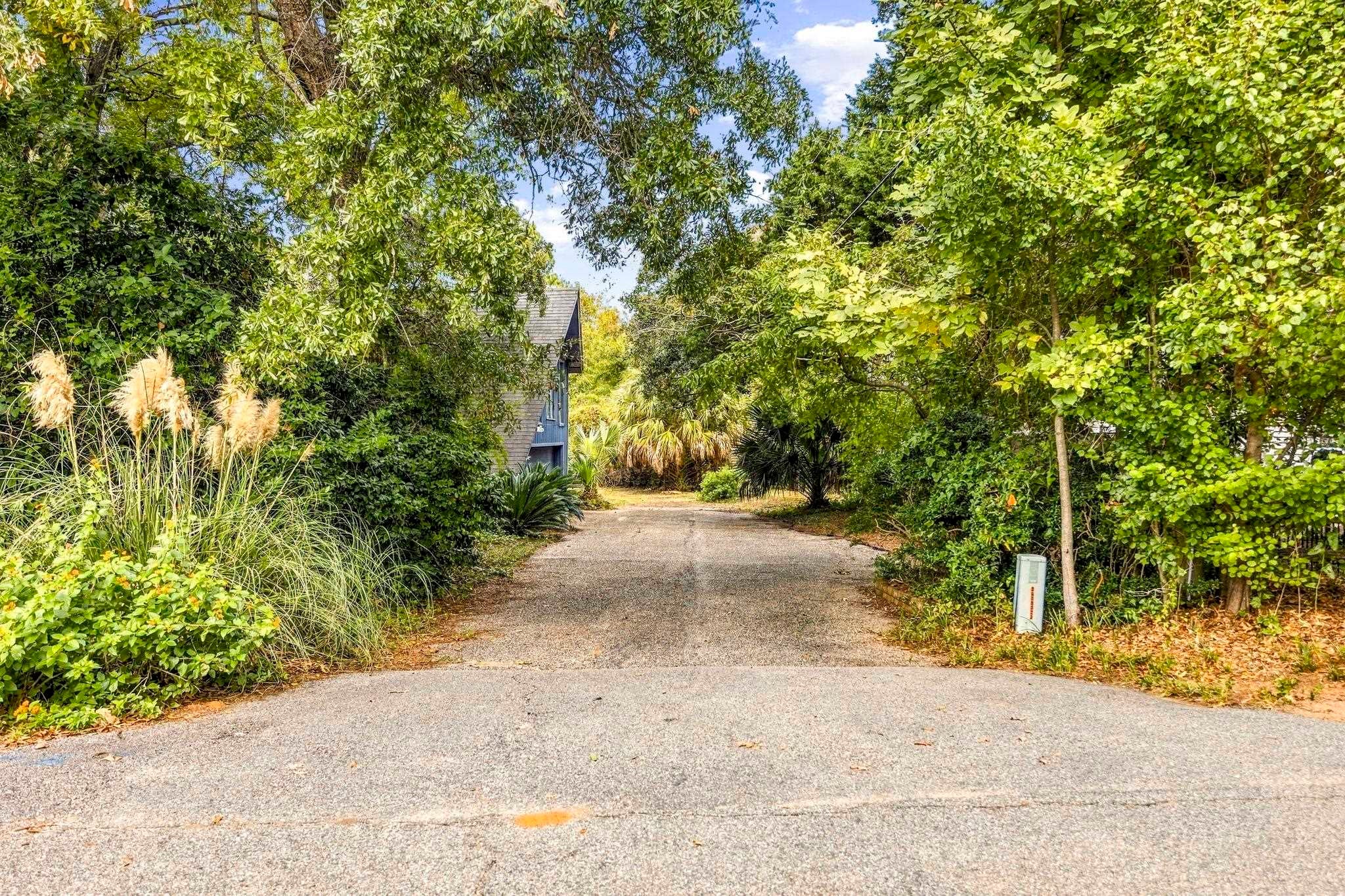 4900 Yaupon Circle