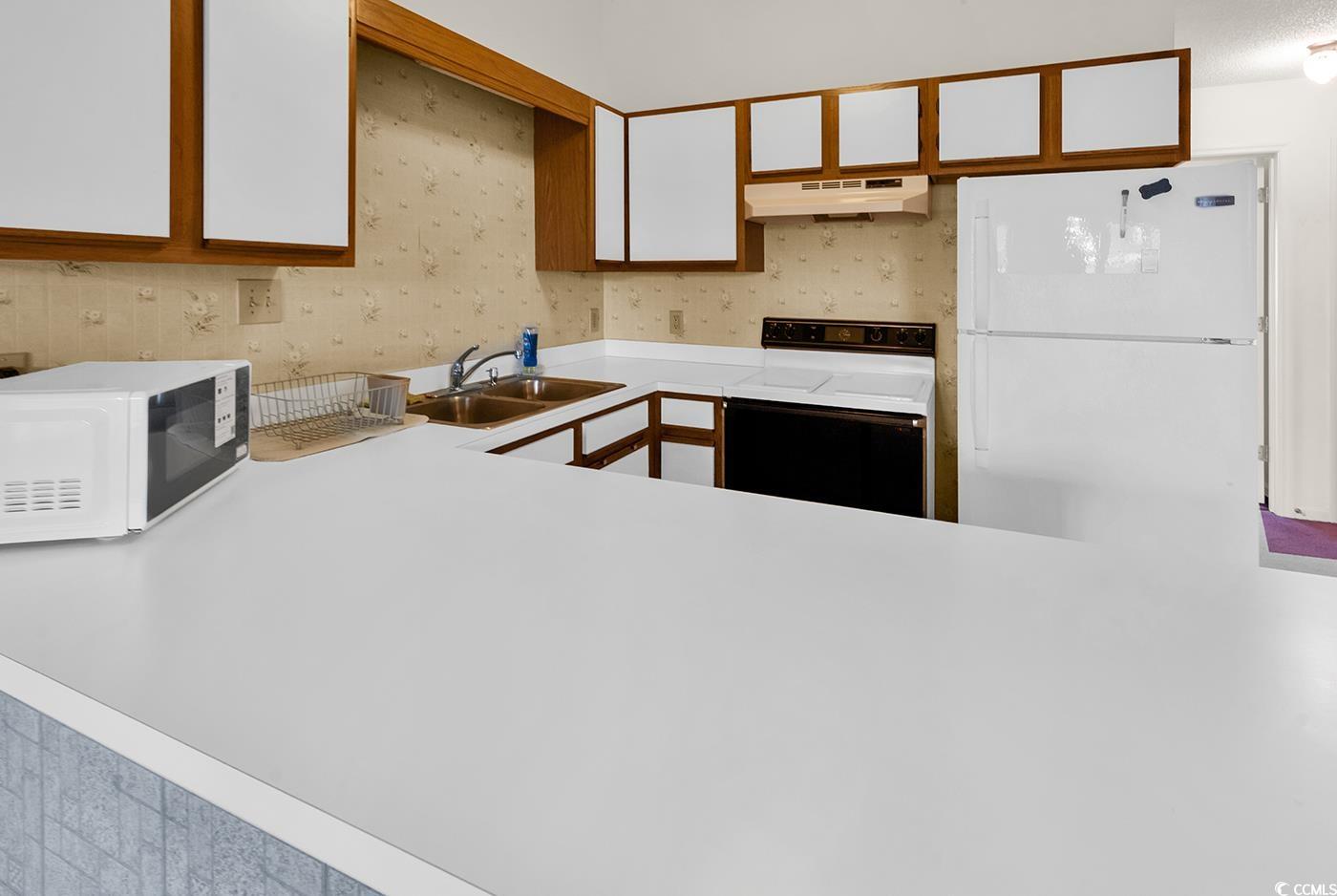 925 Fairwood Lakes Ln. 25-J