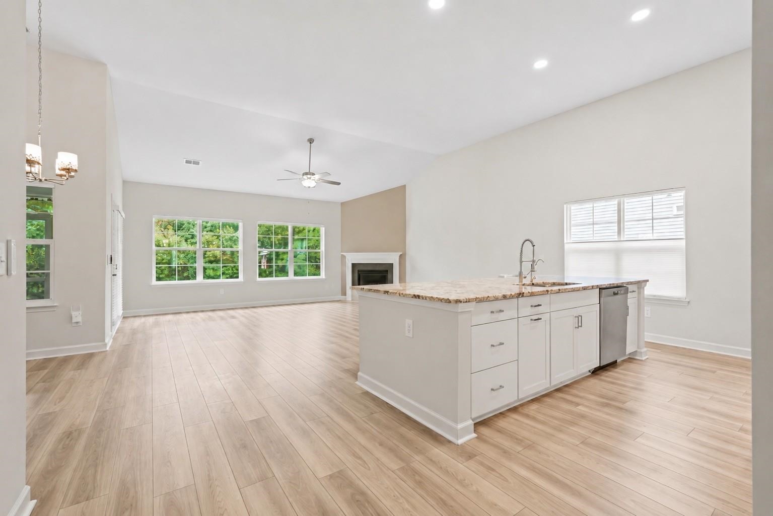 3083 Viceroy Loop