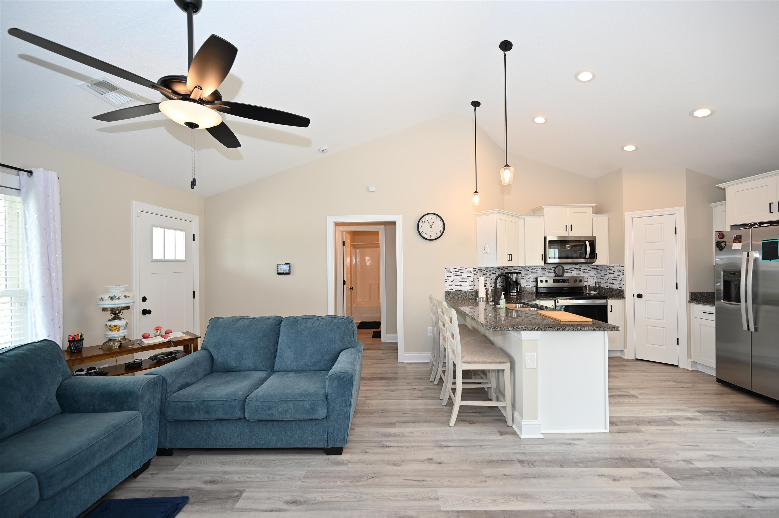 1015 S Highway 701
