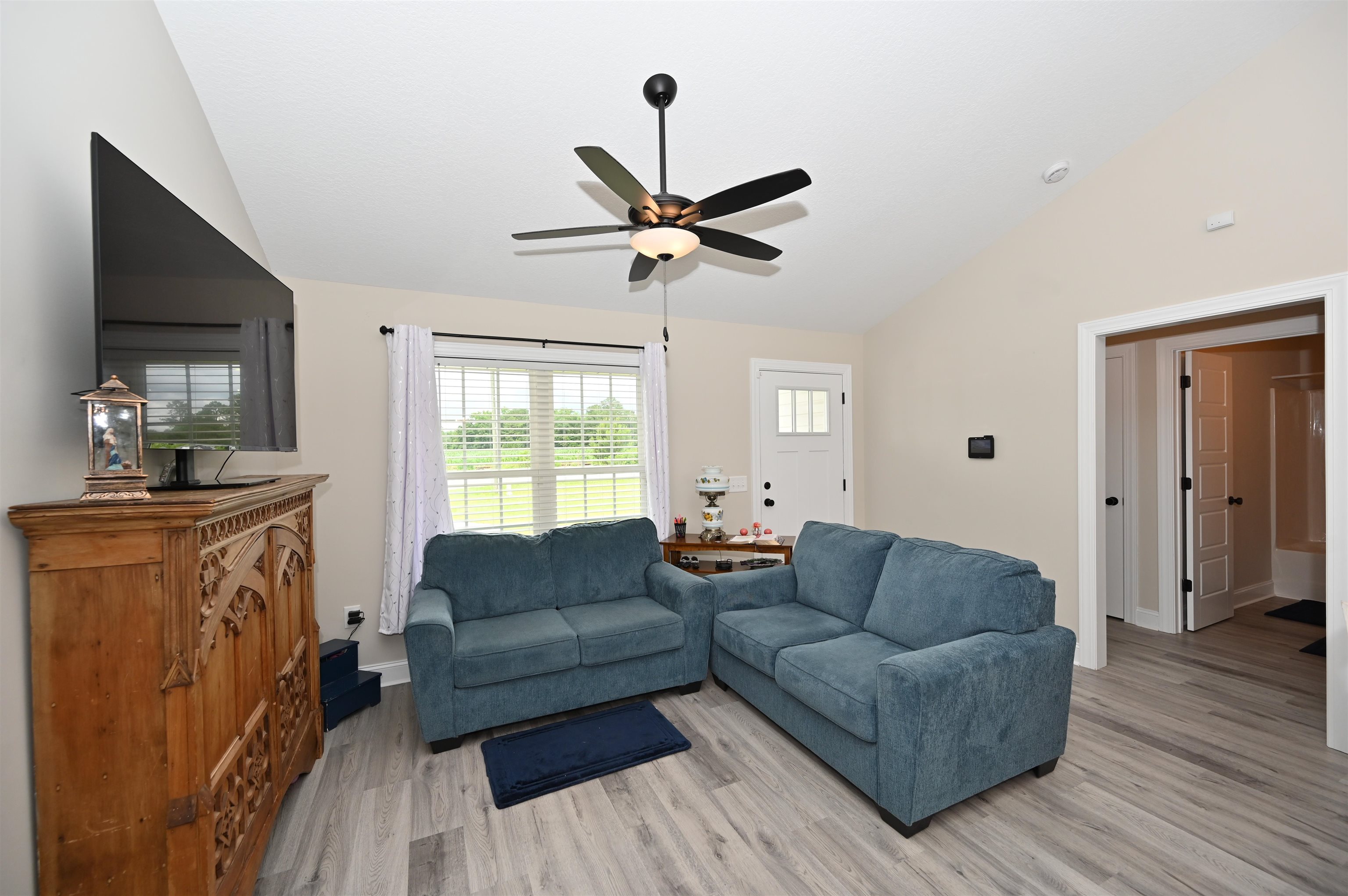 1015 S Highway 701