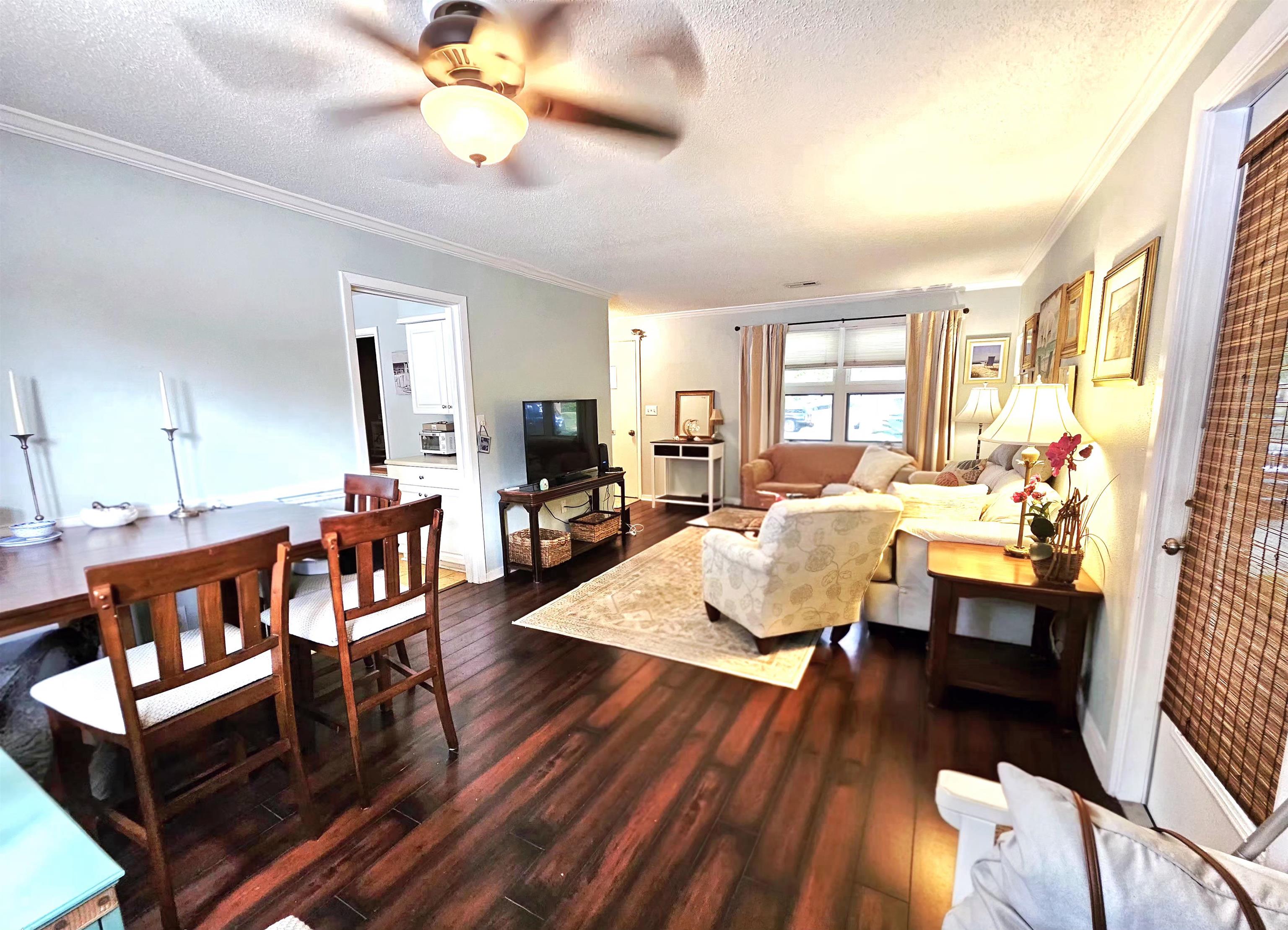 651 Redwood Ave. 651