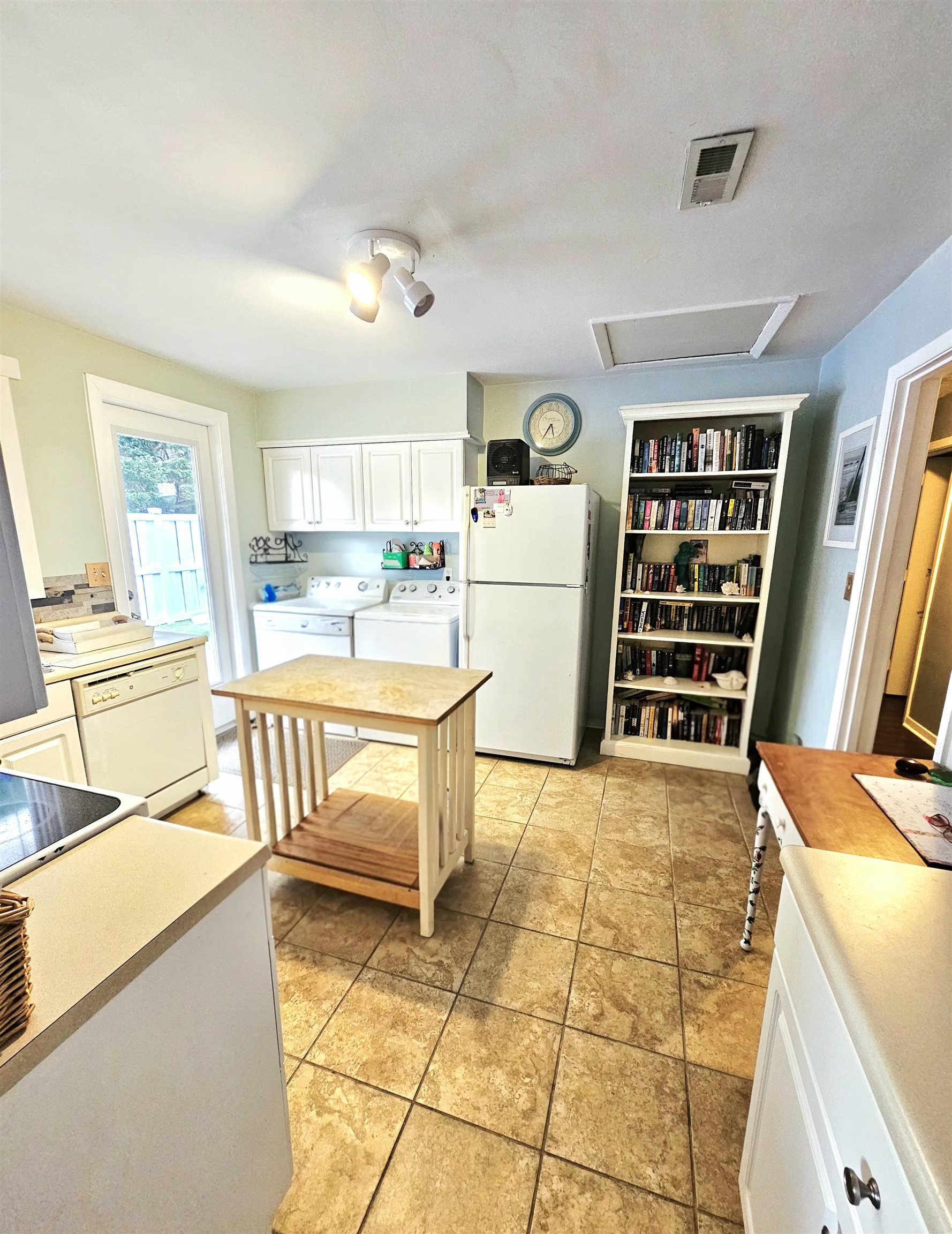 651 Redwood Ave. 651