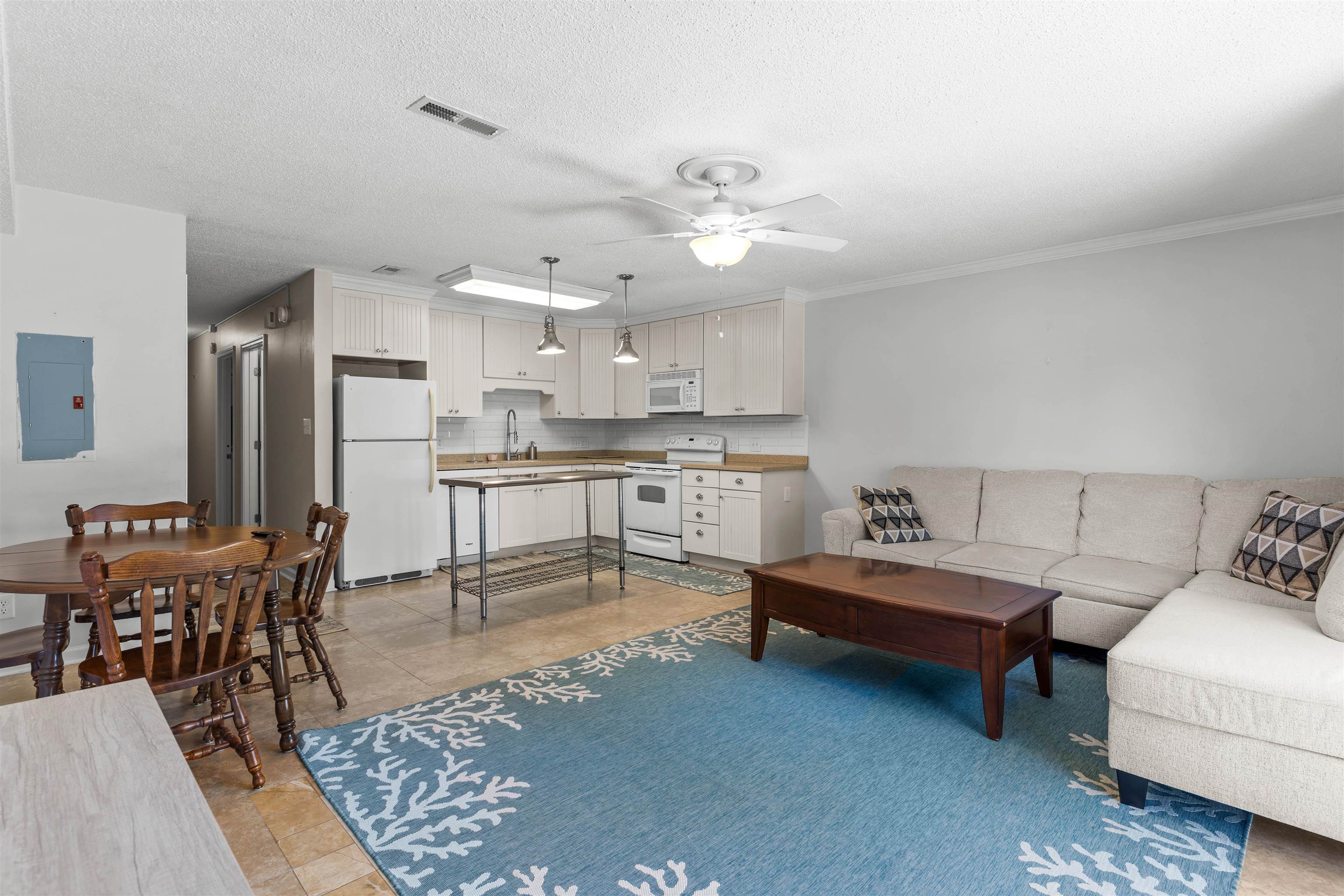 200 Double Eagle Dr. E-1