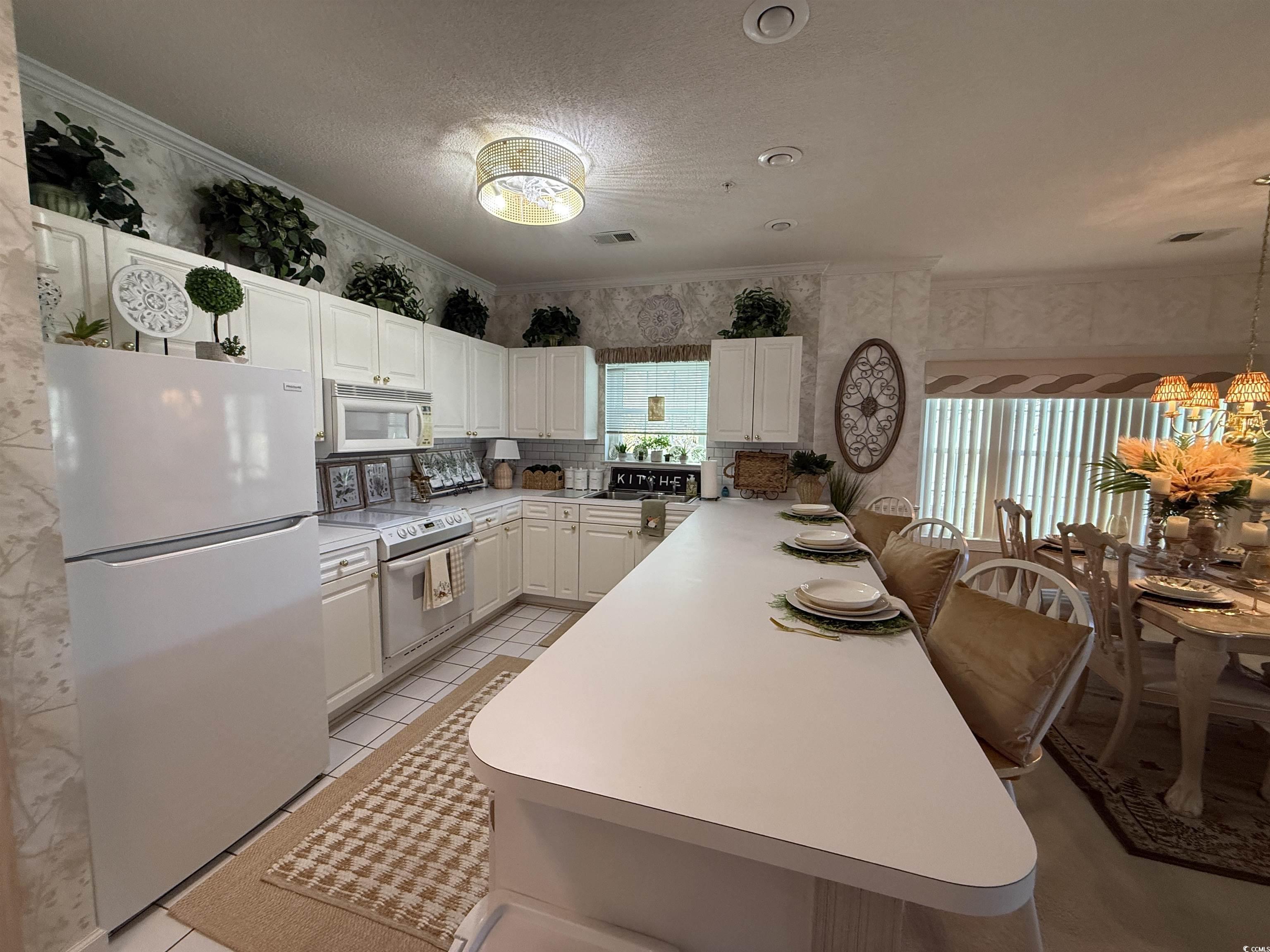 4823 Orchid Way 201