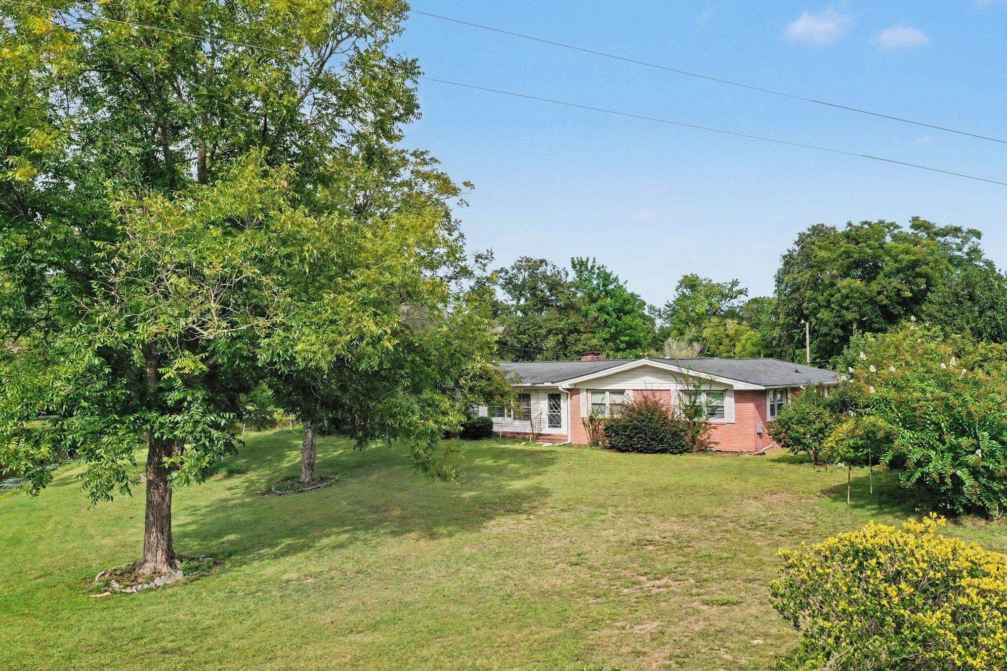 150 Roberts Ln.
