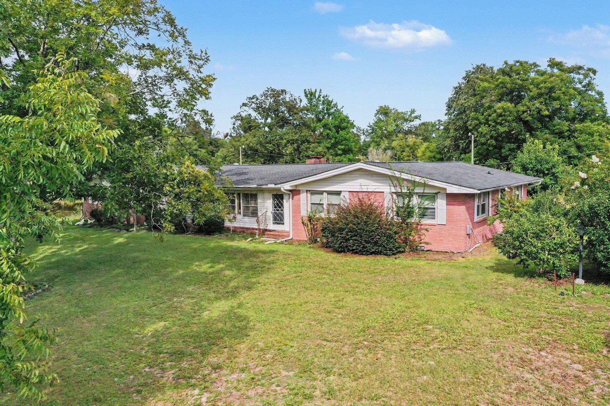 150 Roberts Ln.
