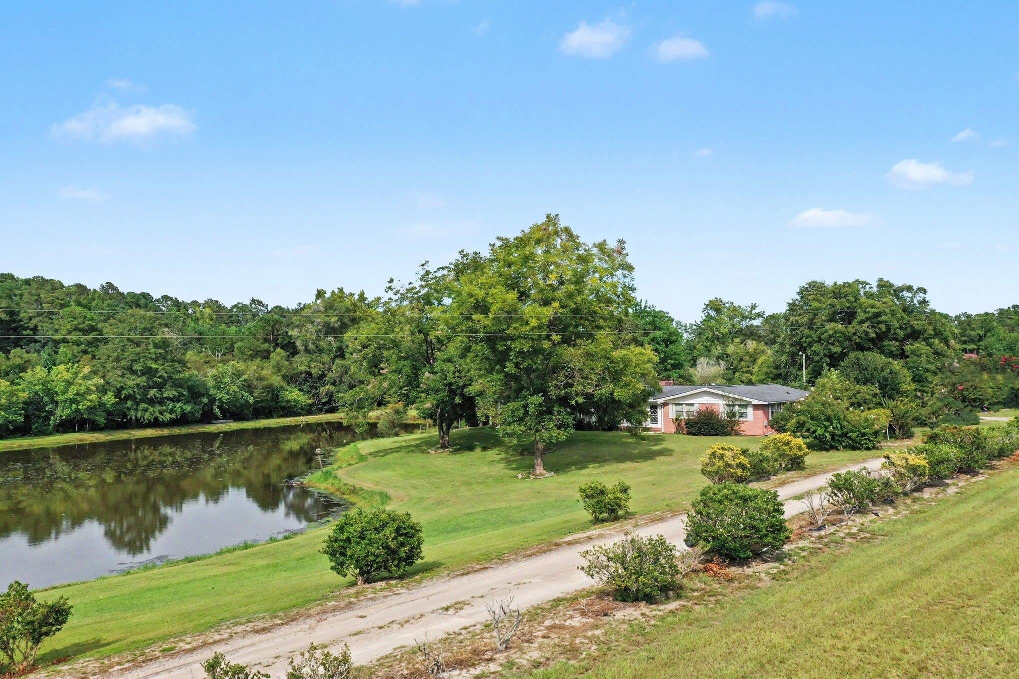 150 Roberts Ln.