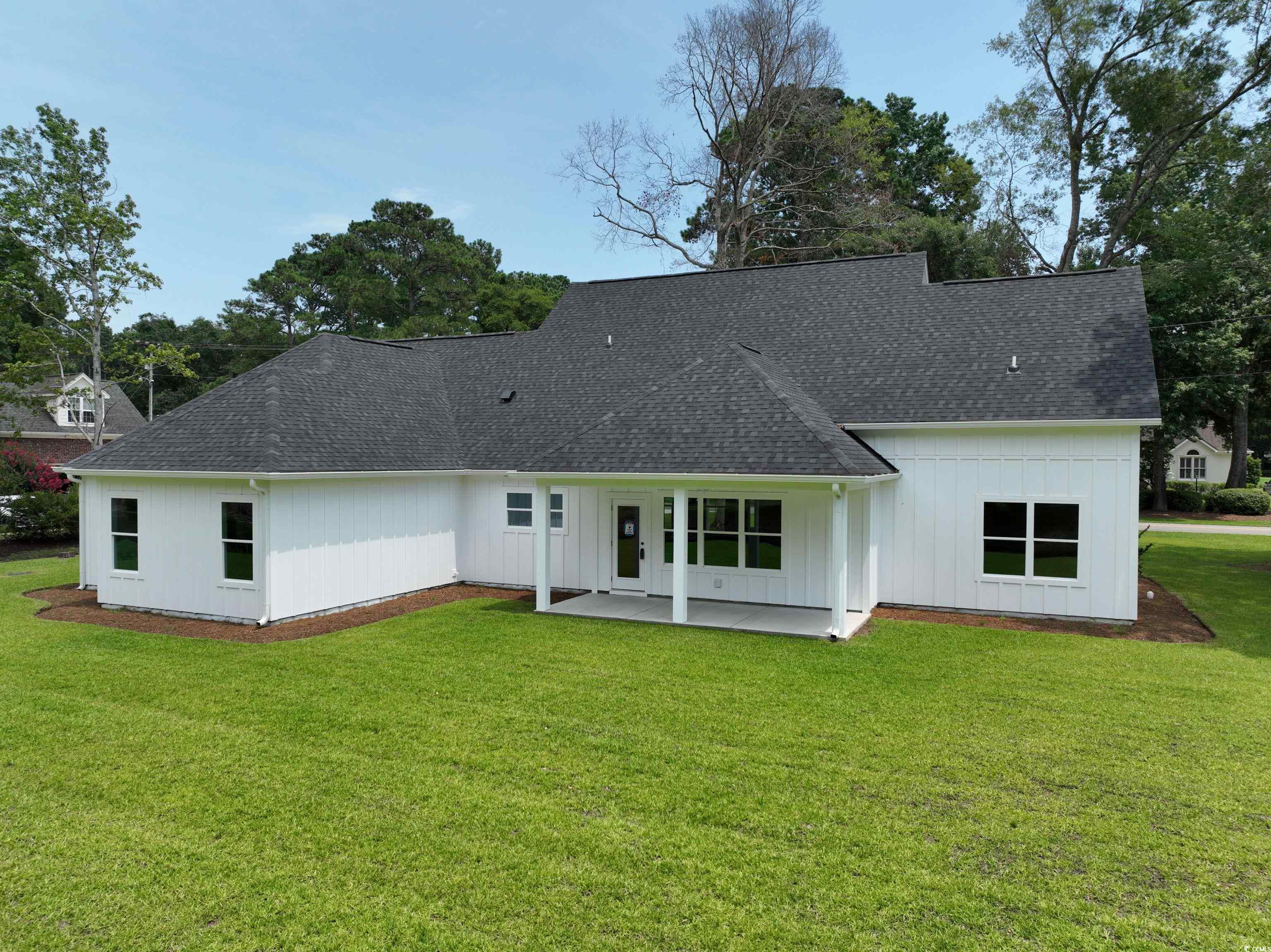 1464 Hawthorn Dr.