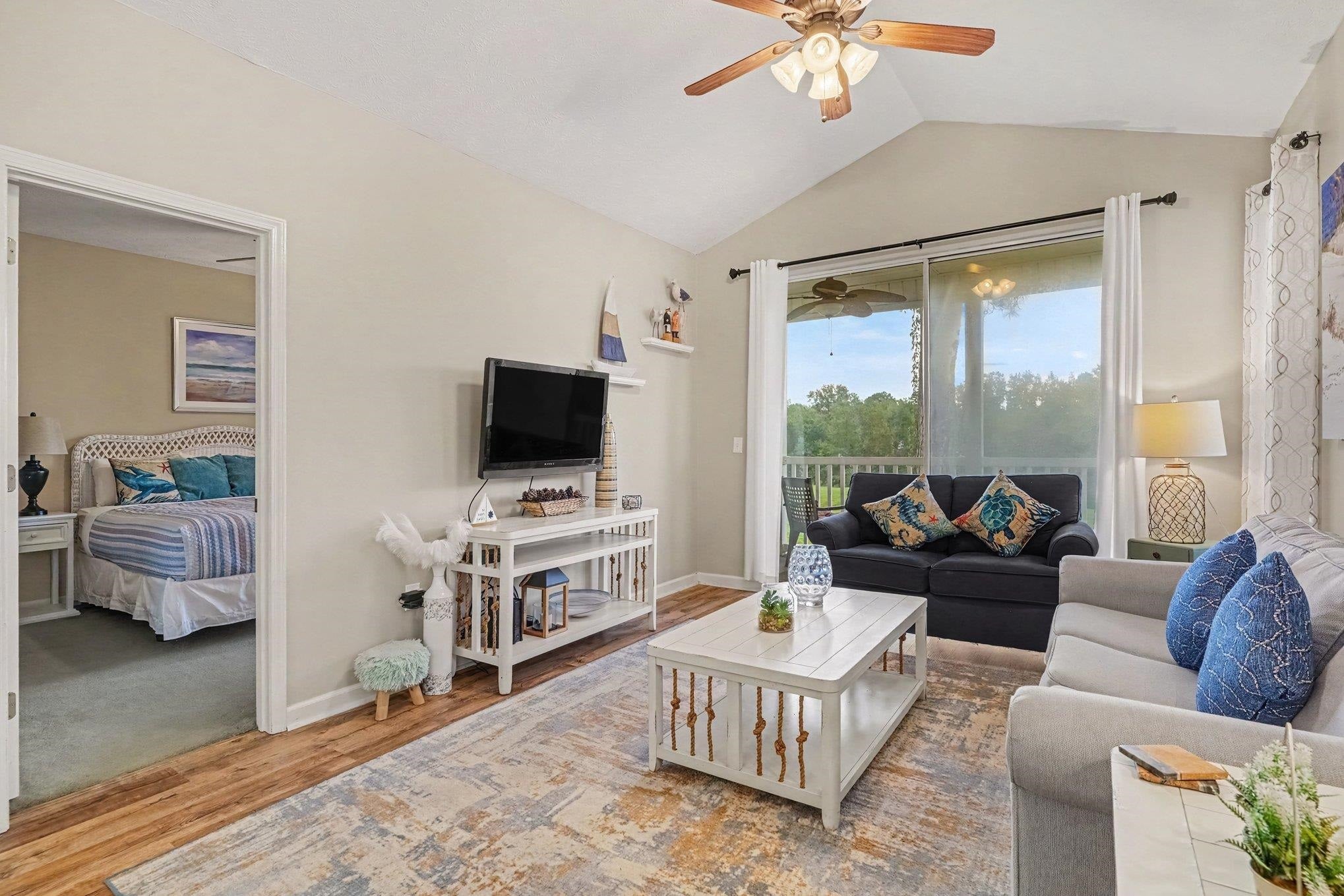 636 River Oaks Dr. 49I