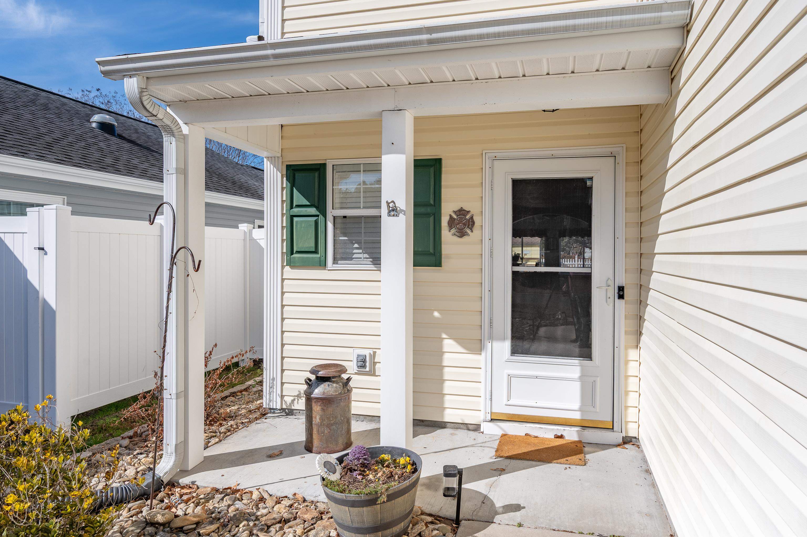 465 Dandelion Ln.