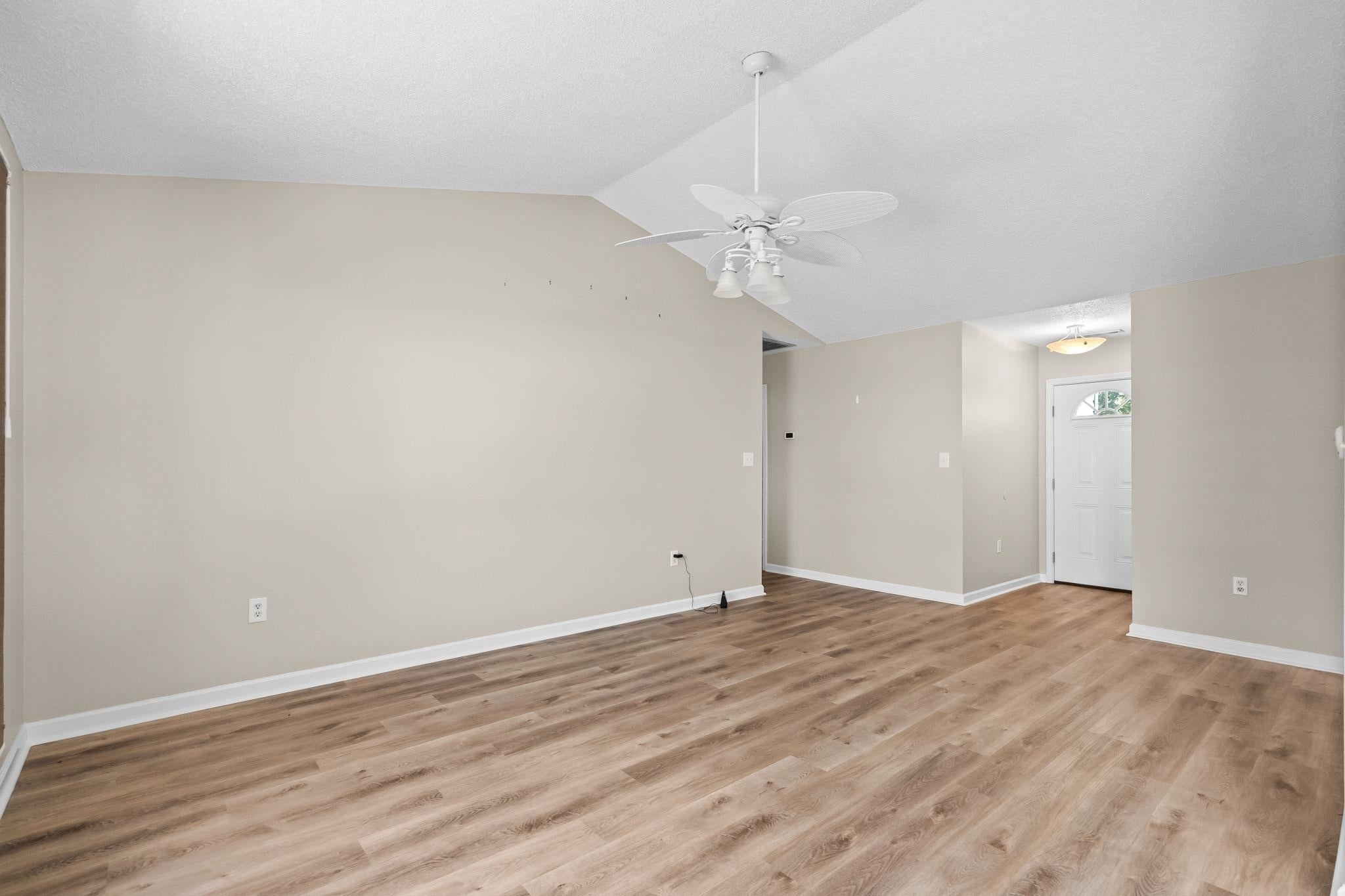 2125 Wedgewood Dr.