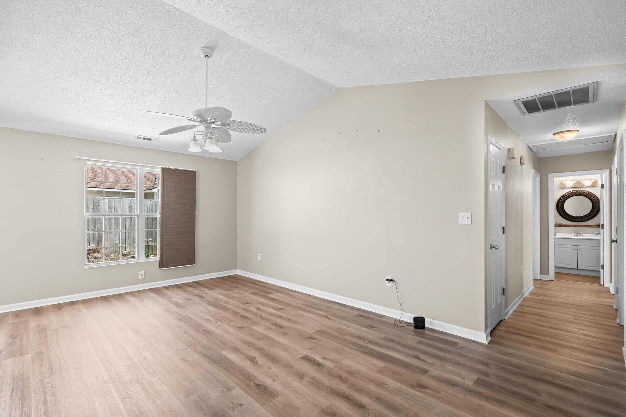 2125 Wedgewood Dr.
