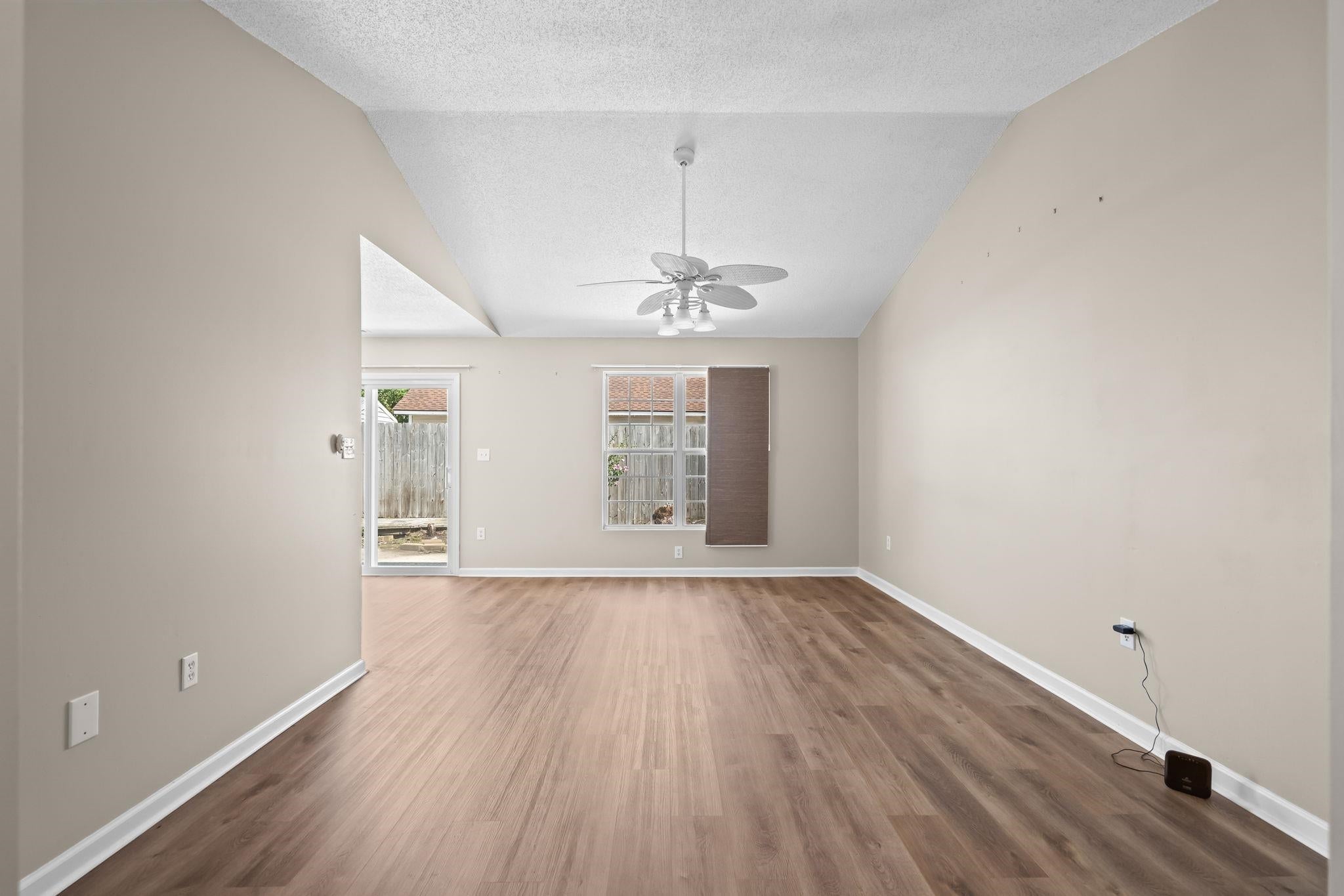 2125 Wedgewood Dr.