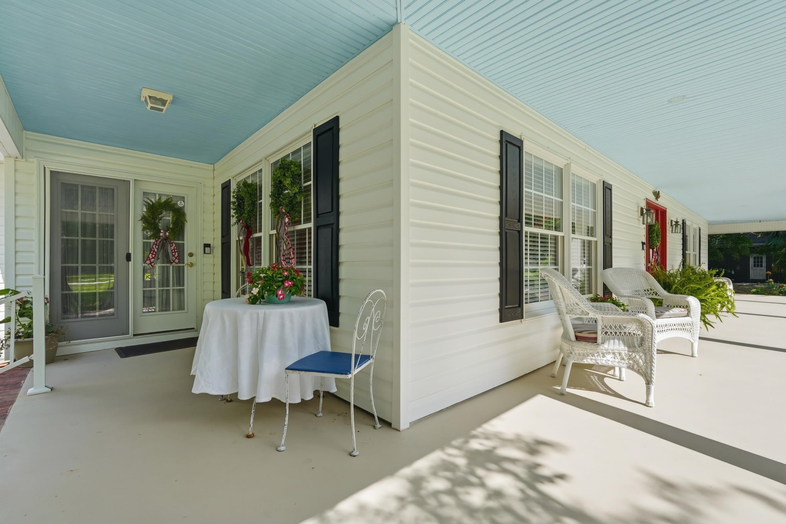 140 Windmeadows Dr.