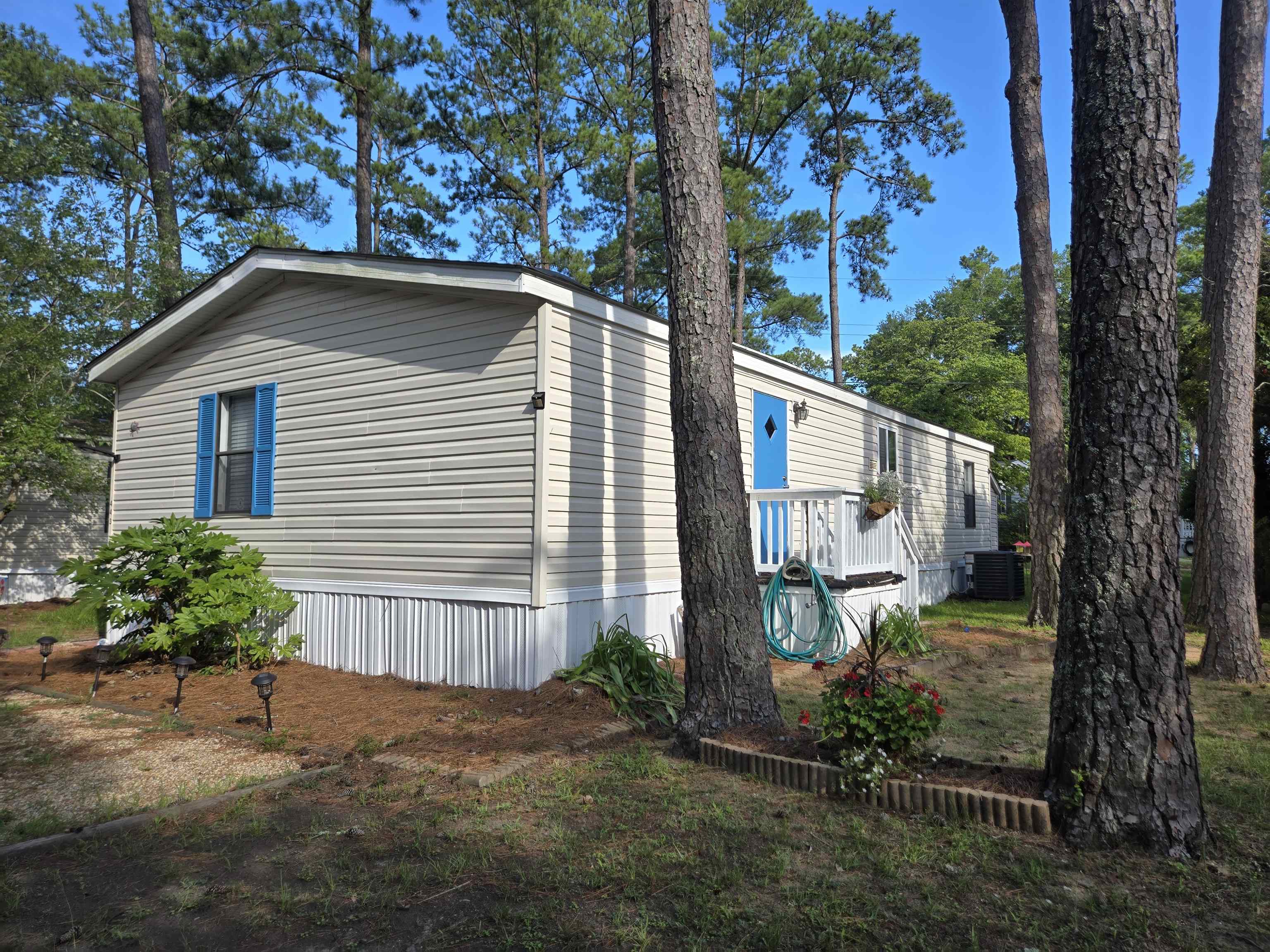 443 E Banks Dr.