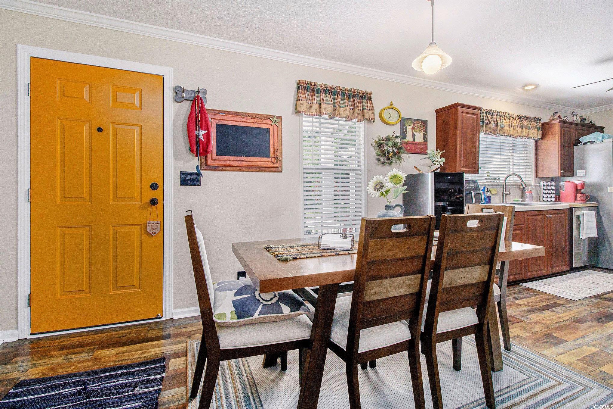 594 Woodholme Dr.