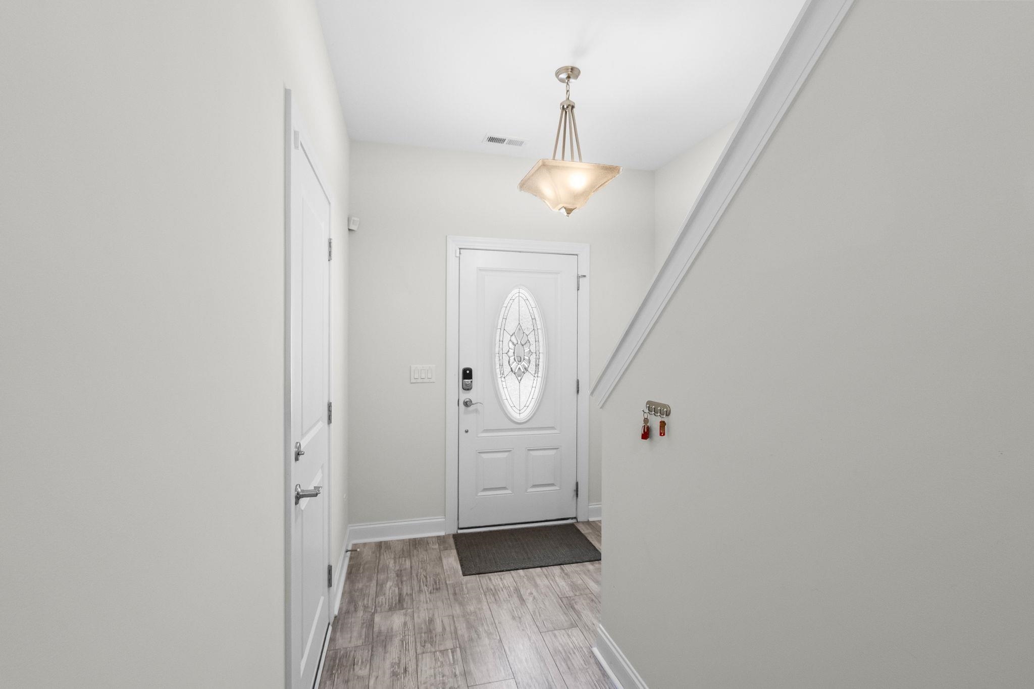 1911 Enclave Ln. C-101