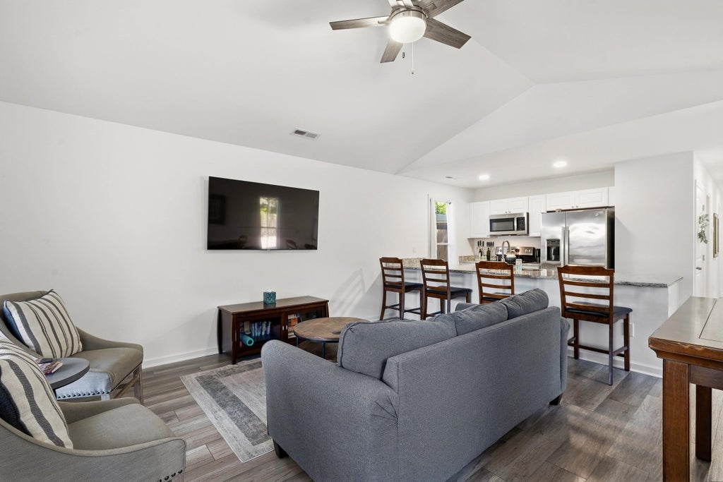 Photo of 337 Bayview Dr, Georgetown, SC 29440 (MLS # 2625389)