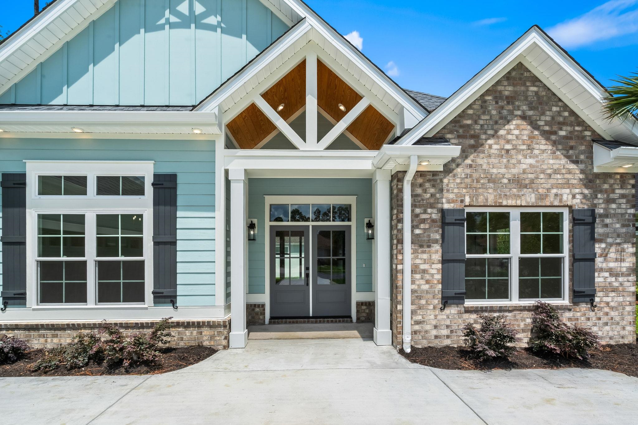 2836 McLeod Ln.