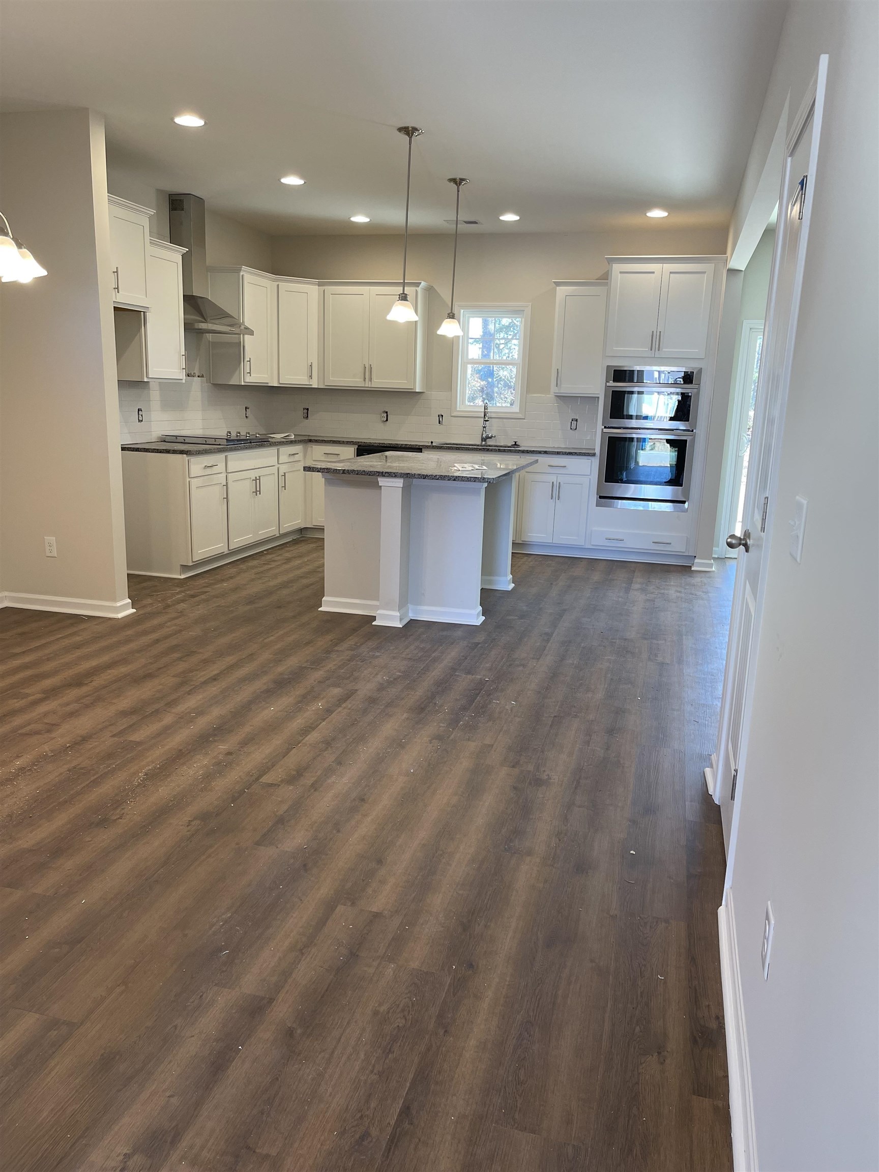 Photo 3 of 17 of 127 Grissett Lake Dr. house