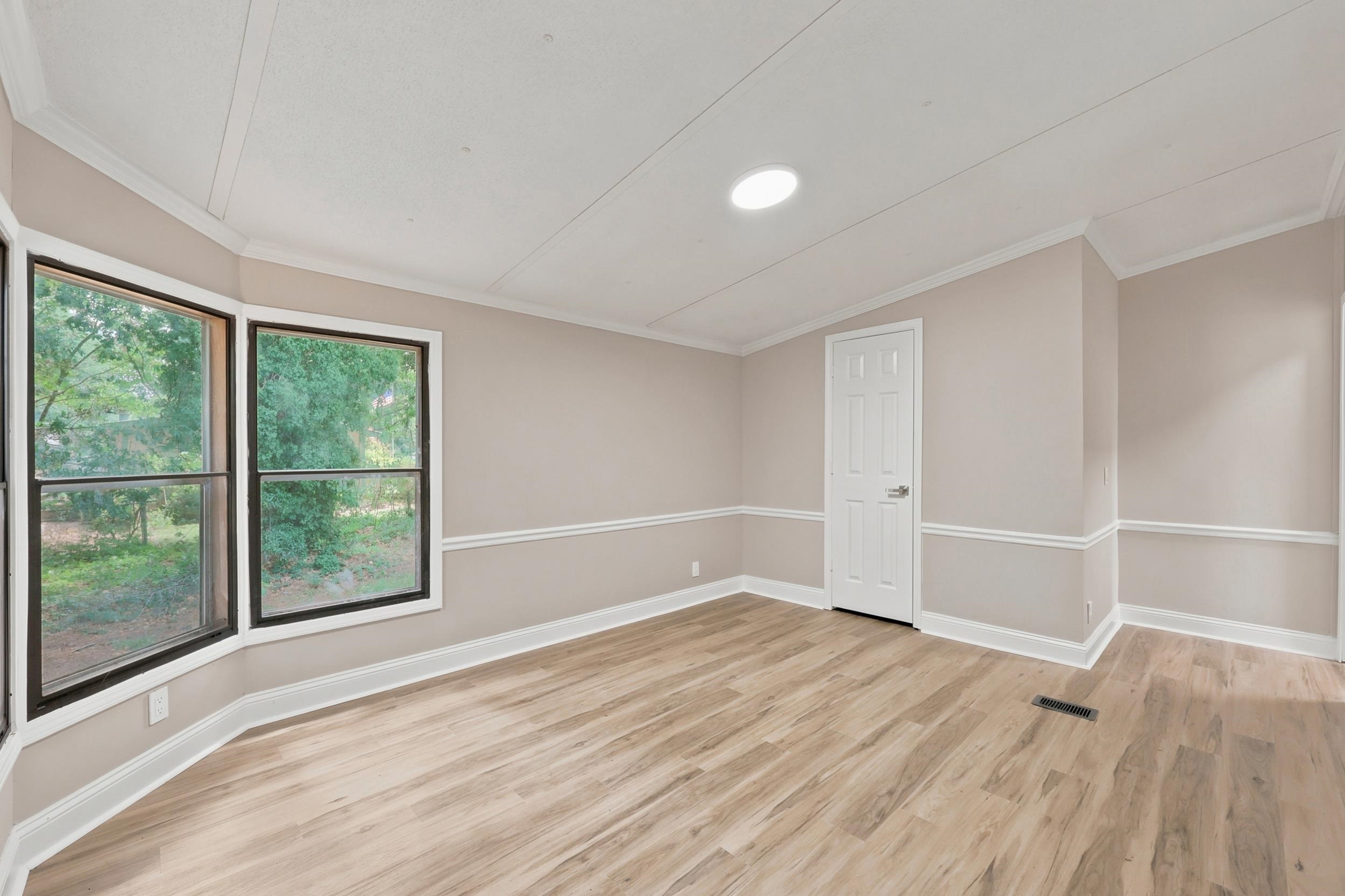 1922 N Twisted Oak Dr.