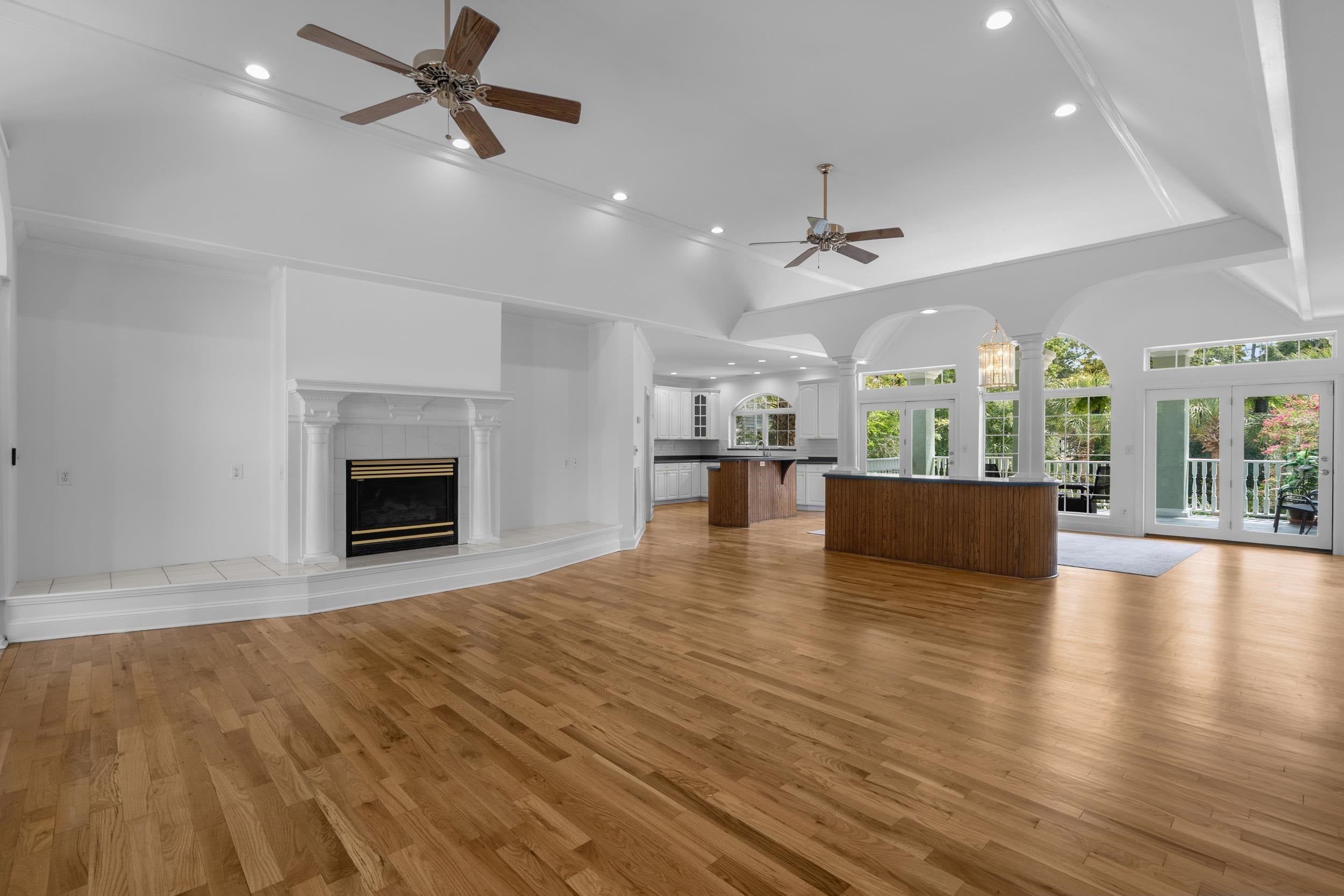 4907 Woodview Ln.