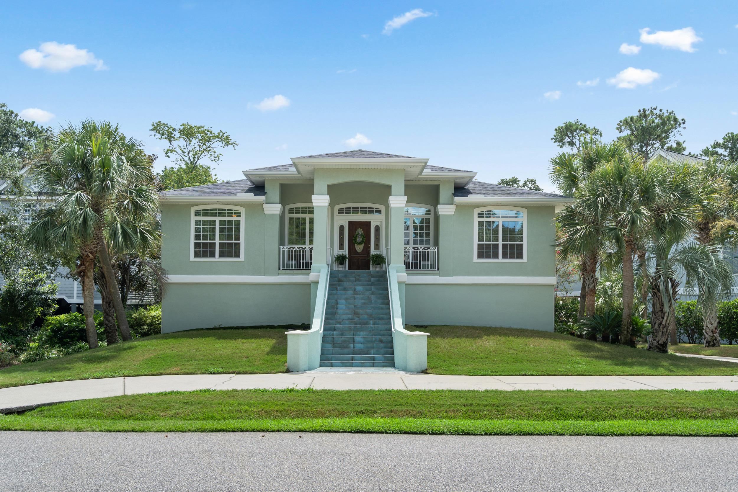 4907 Woodview Ln.