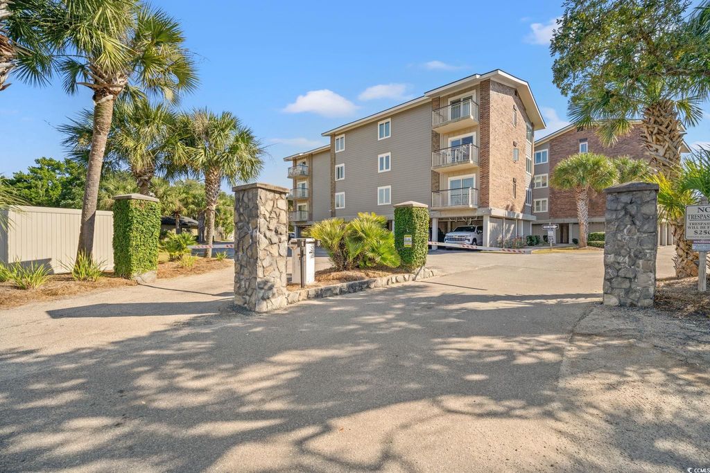 Photo of 320 Myrtle Ave, Pawleys Island, SC 29585 (MLS # 2528034)