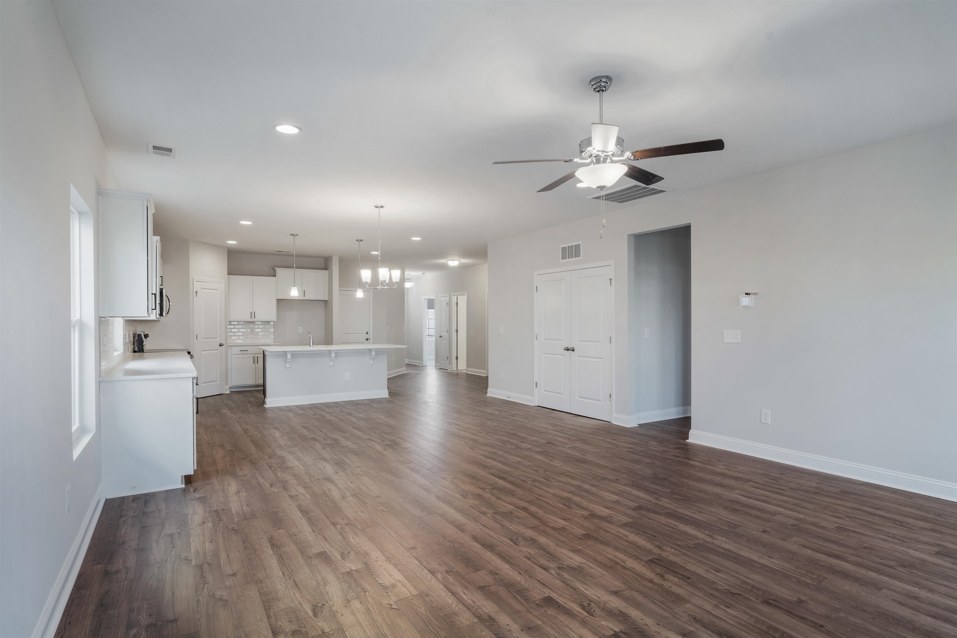 Photo 13 of 30 of 114 Arnette Dr. townhome