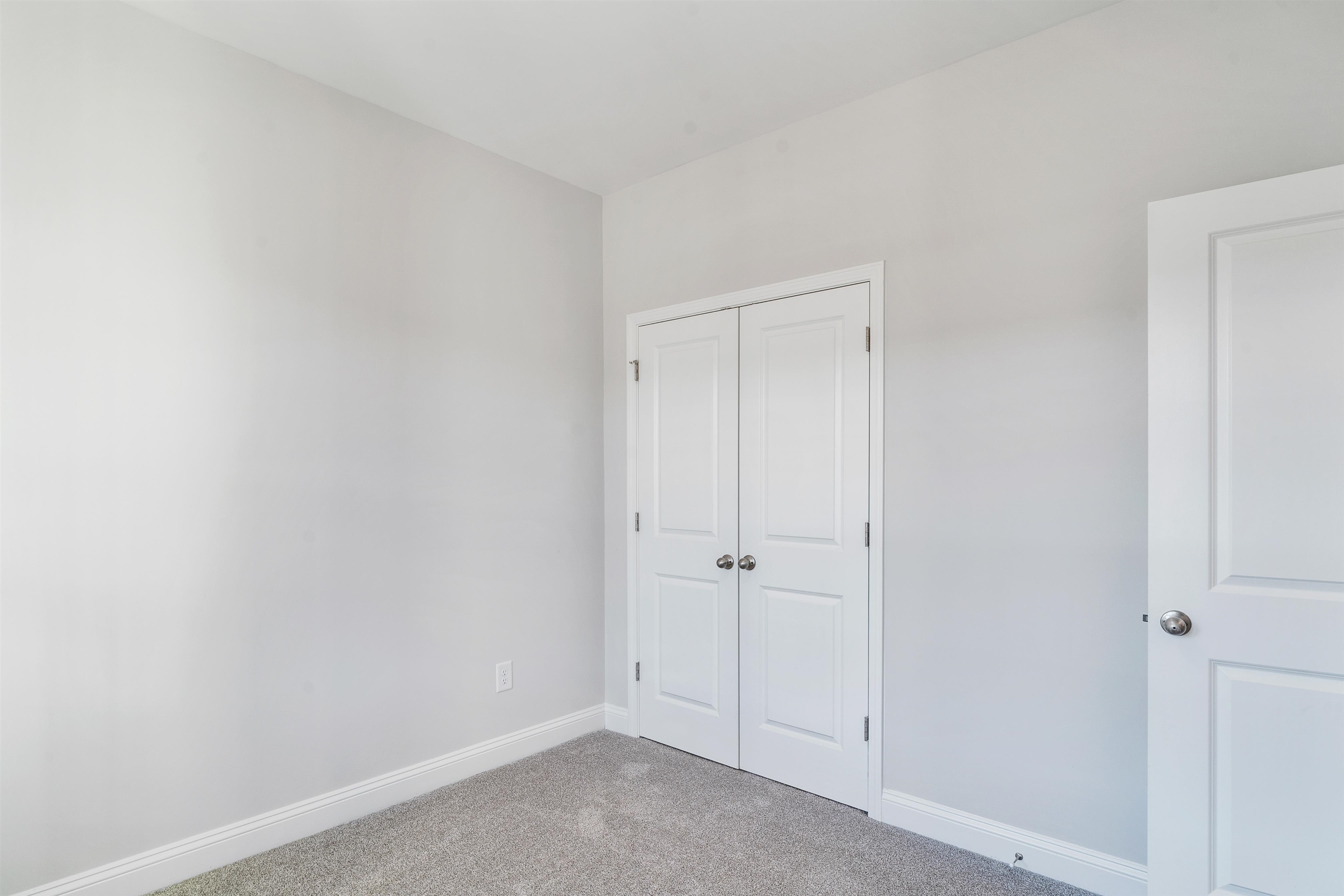 Photo 8 of 30 of 114 Arnette Dr. townhome