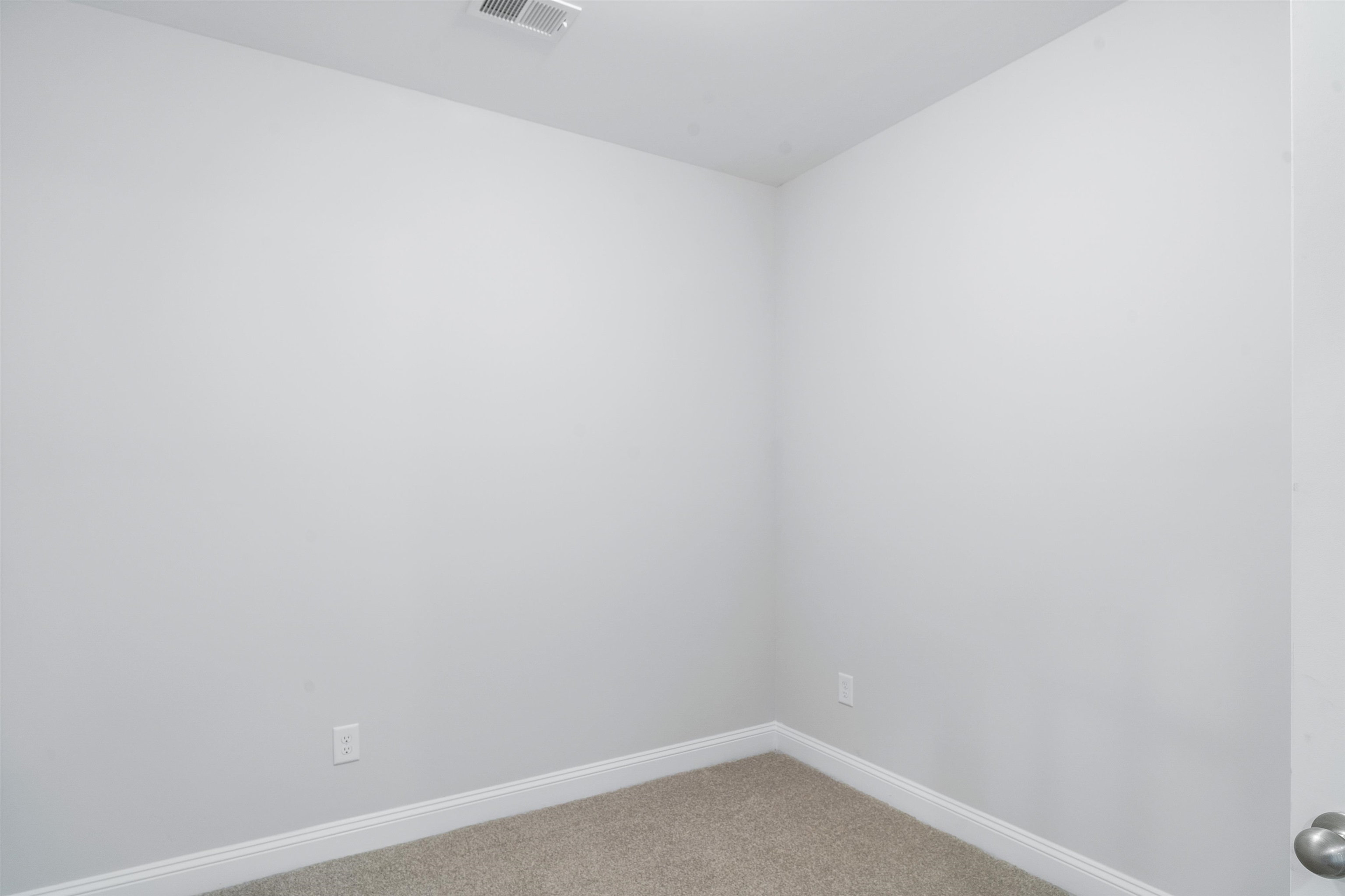 Photo 5 of 30 of 114 Arnette Dr. townhome