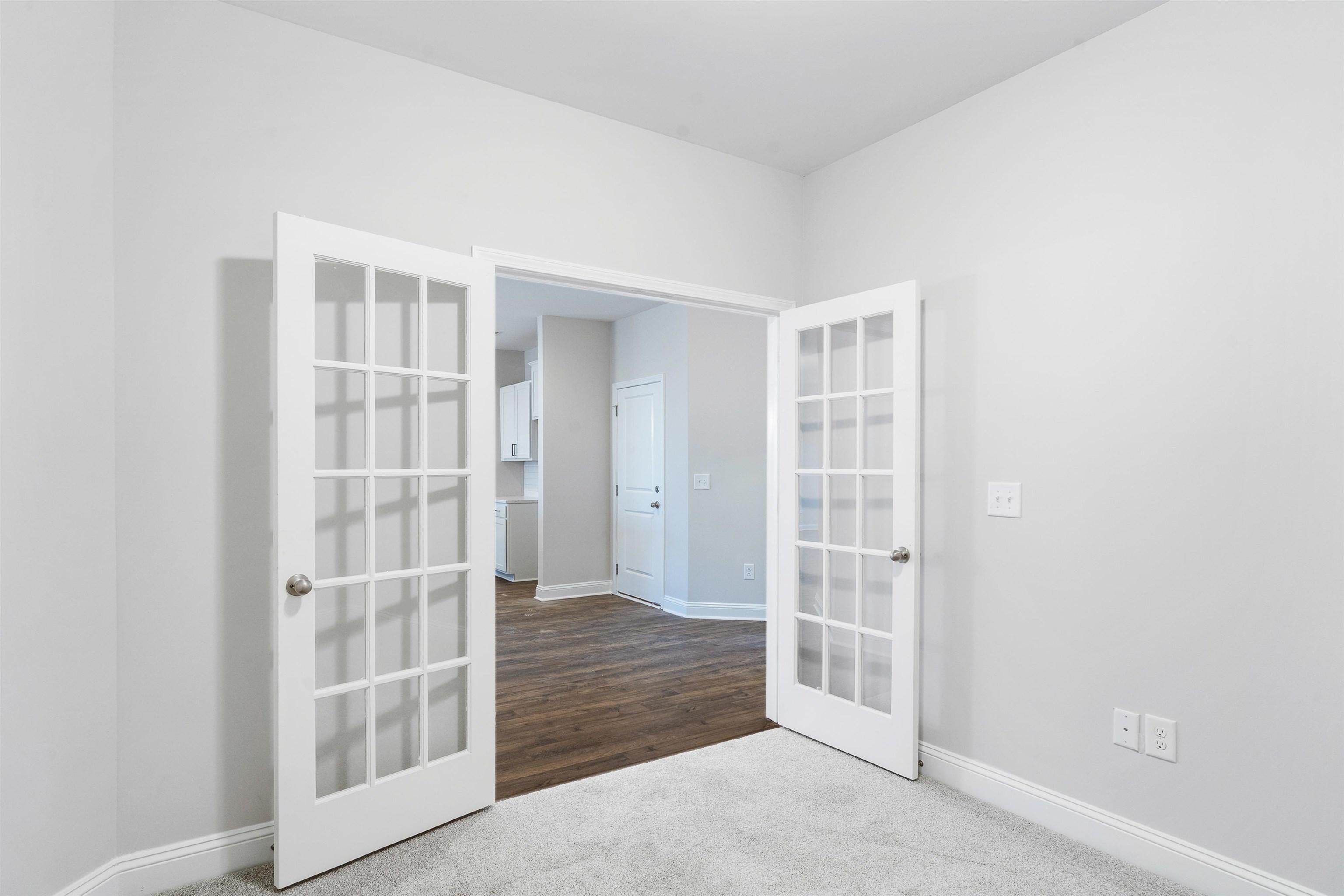 Photo 4 of 30 of 114 Arnette Dr. townhome