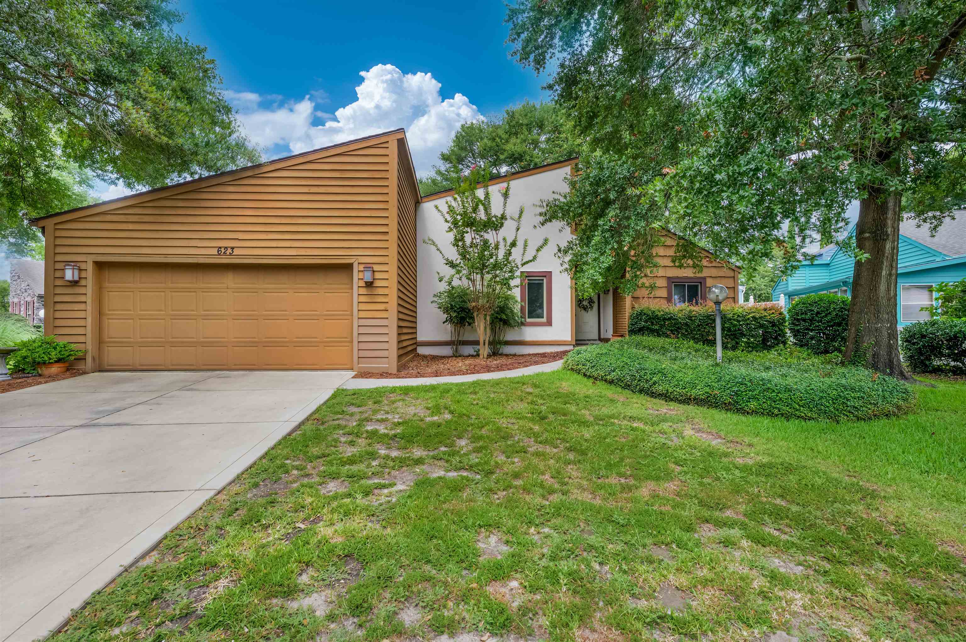 623 Rosemary Ln.