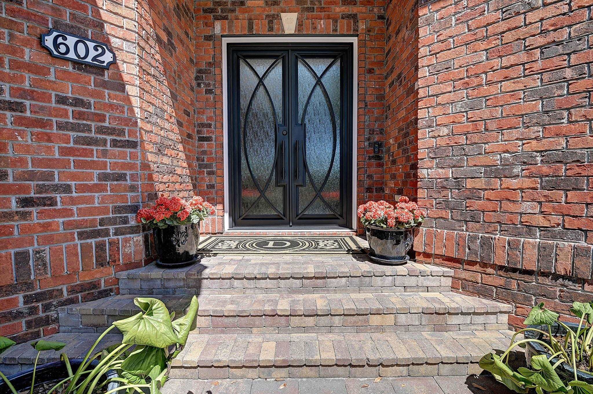 602 Sea Vista Ln.